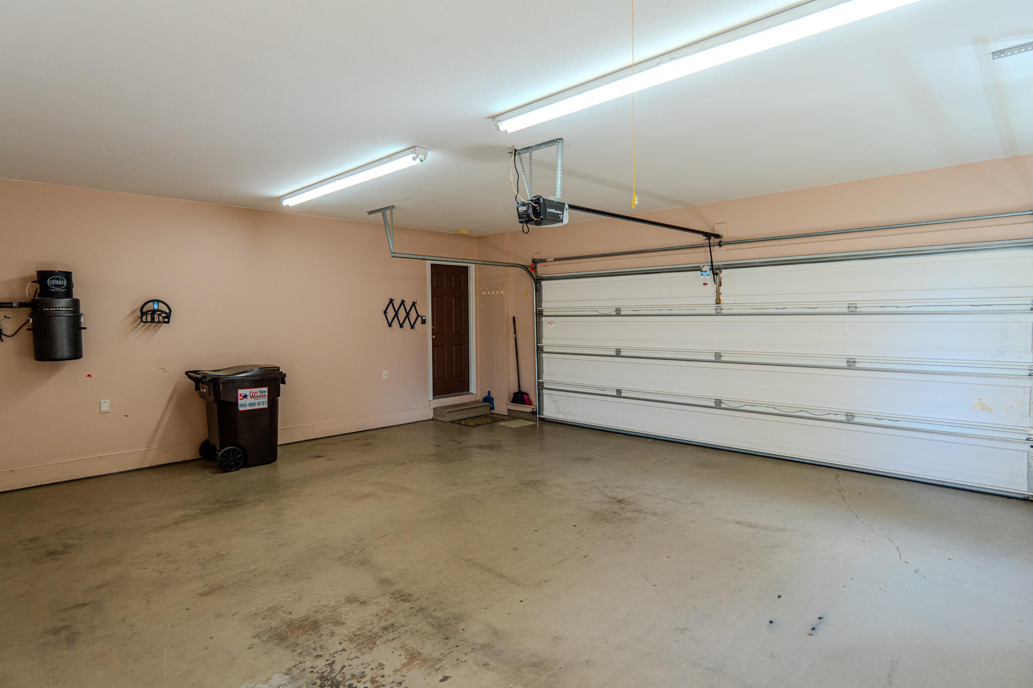 160 Deer Trail NW