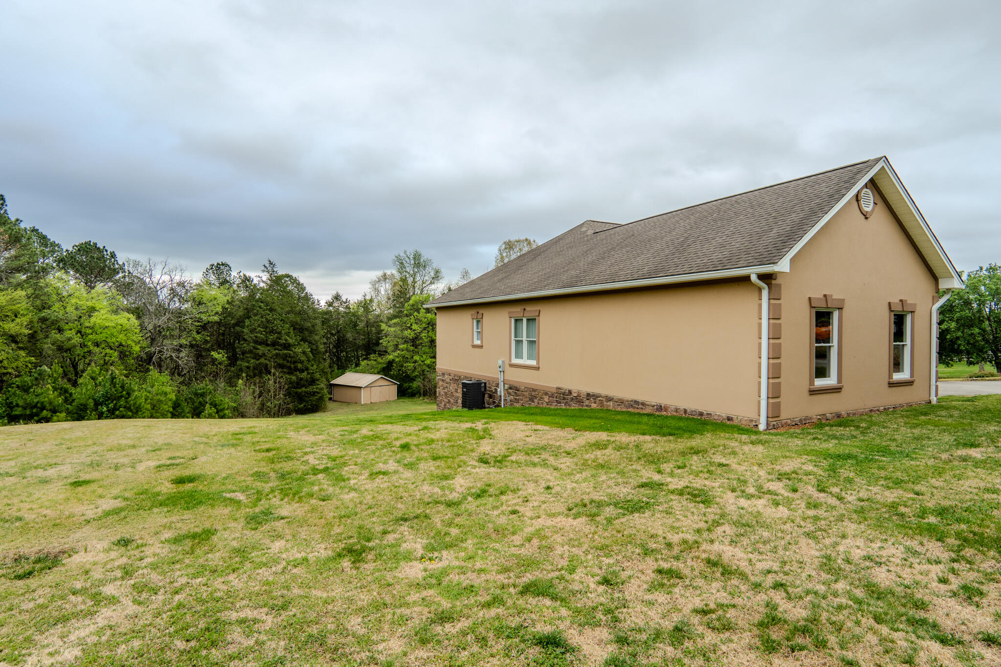 160 Deer Trail NW
