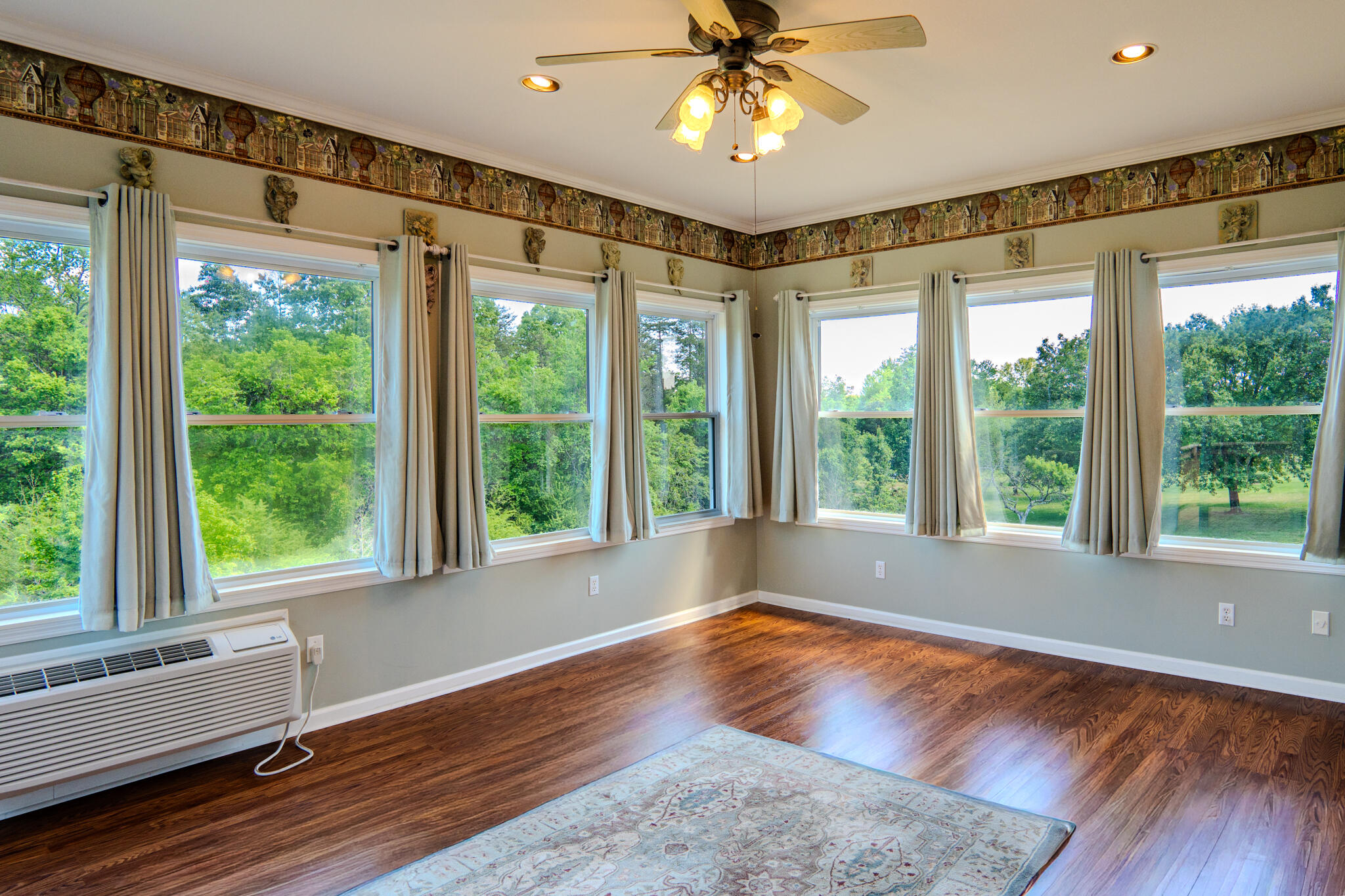 160 Deer Trail NW