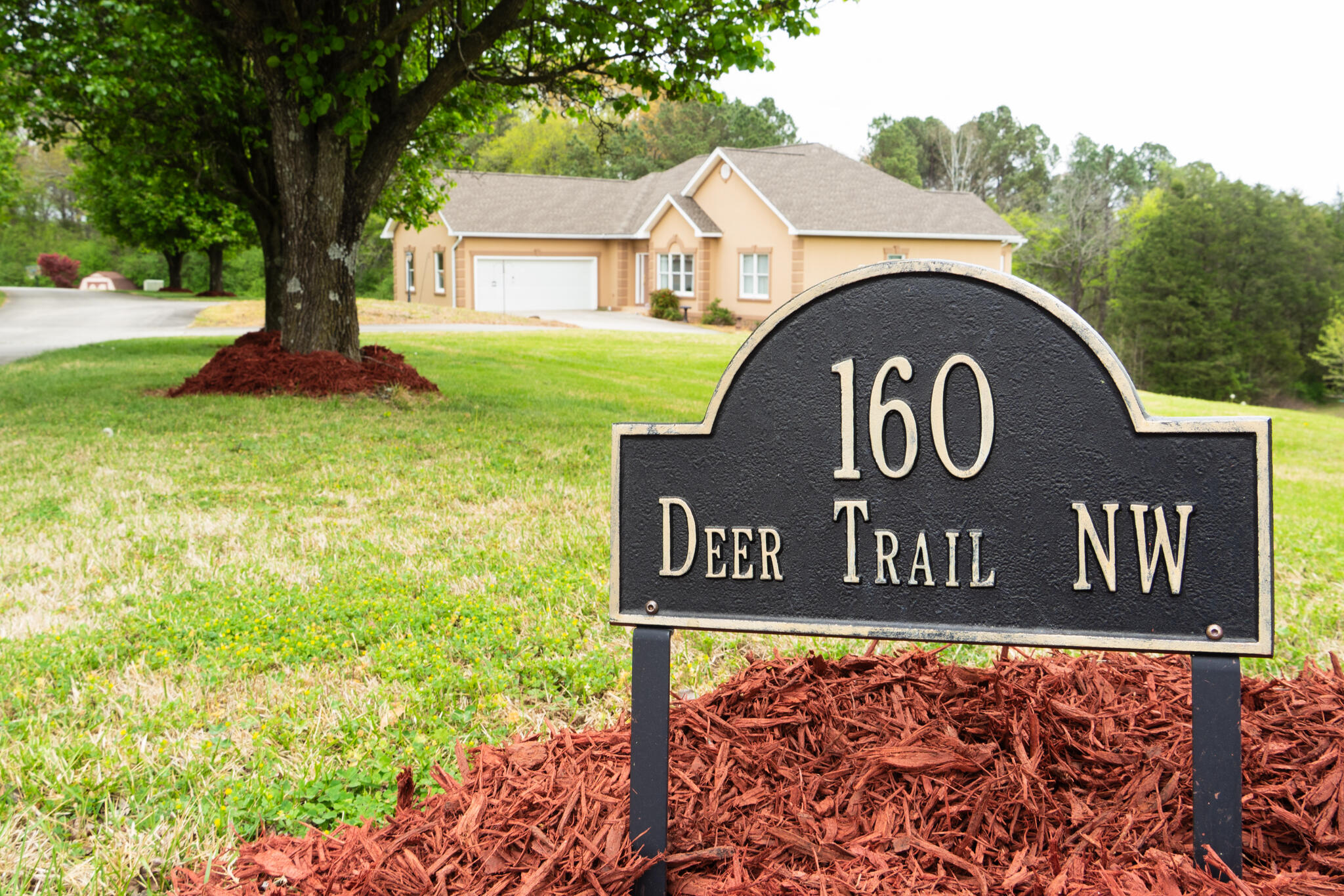 160 Deer Trail NW