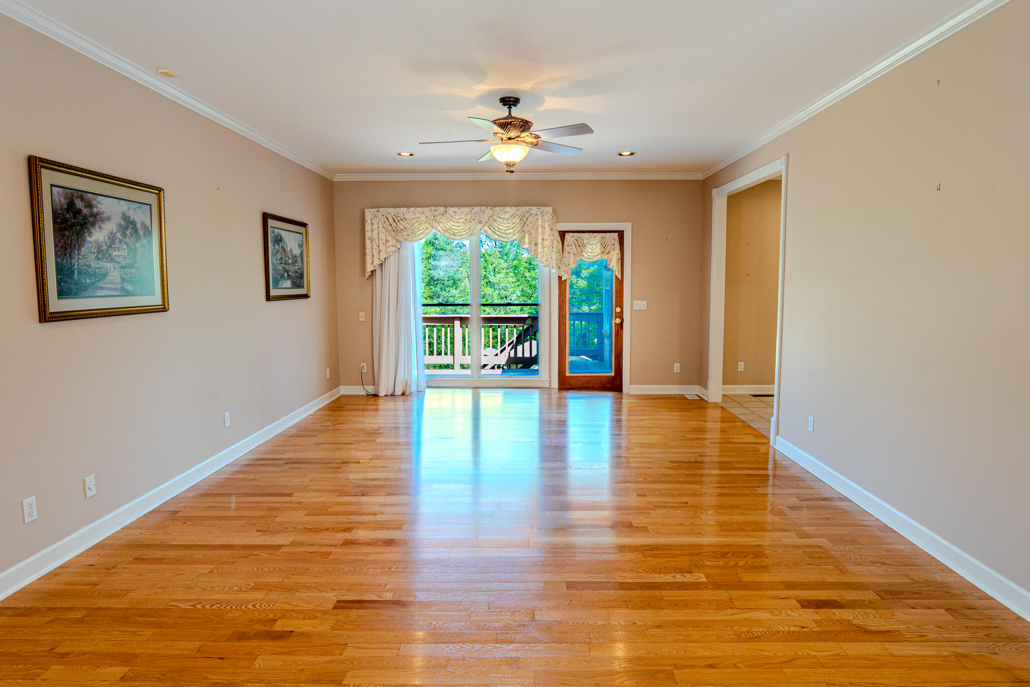 160 Deer Trail NW