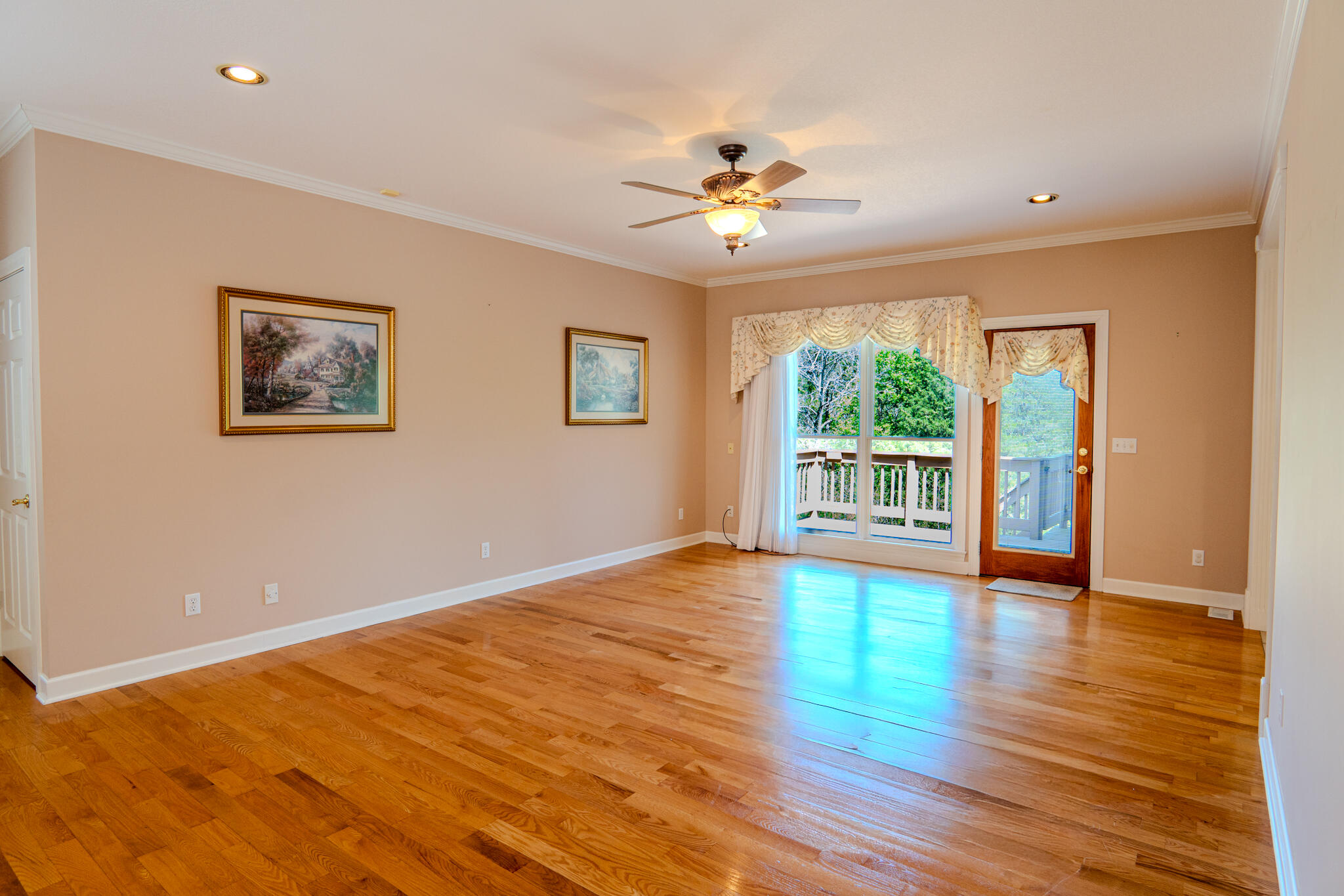 160 Deer Trail NW