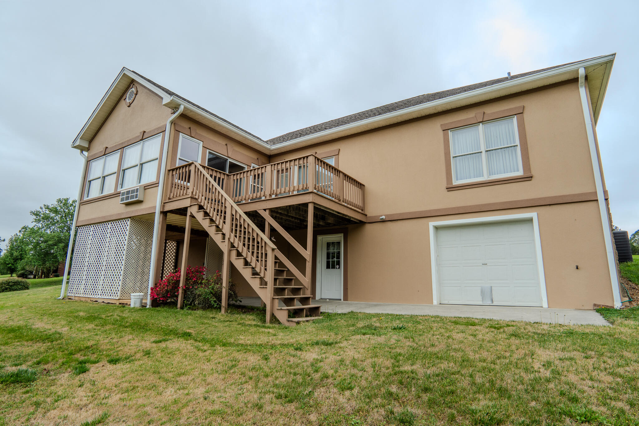 160 Deer Trail NW