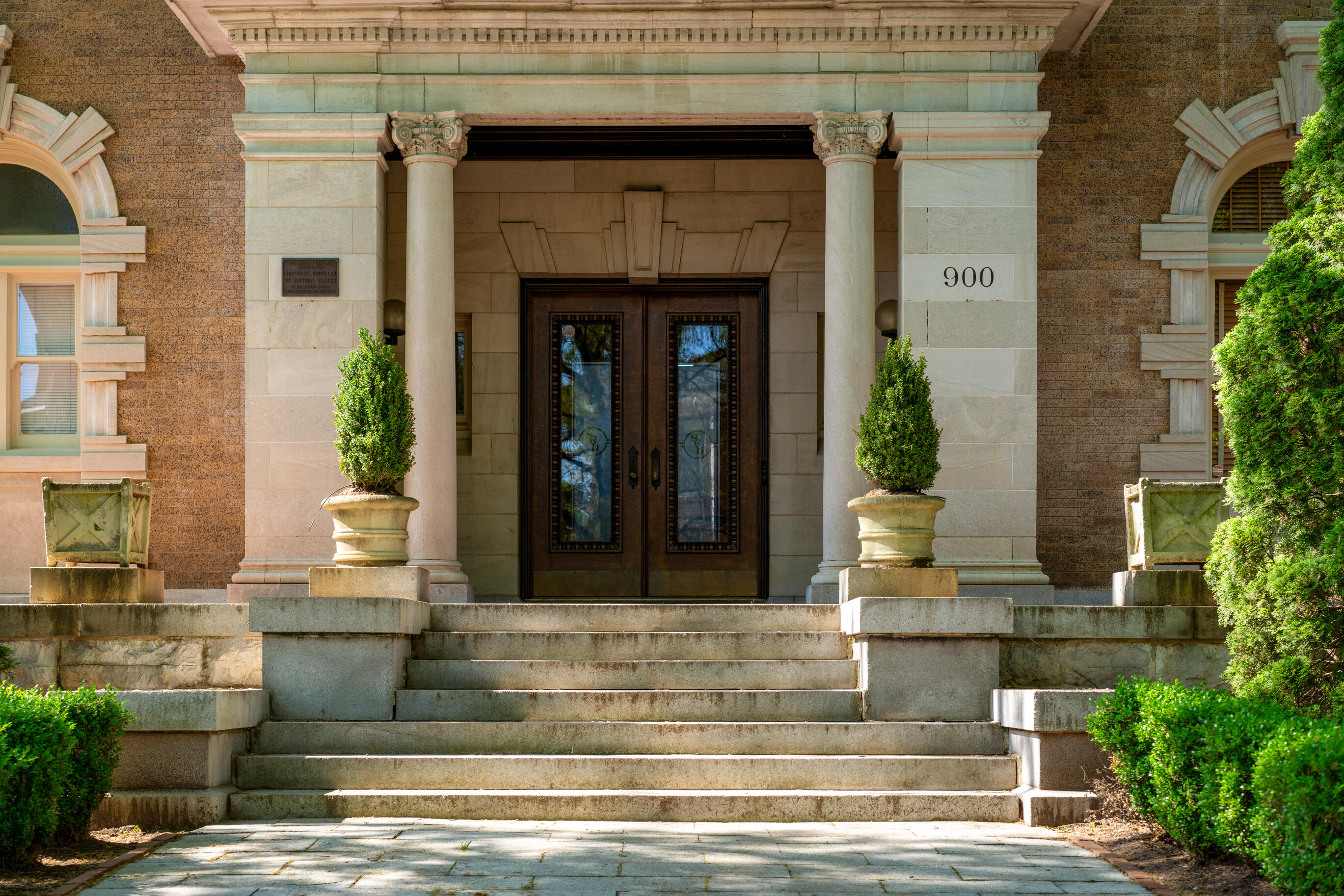 900 Vine Street, 8
