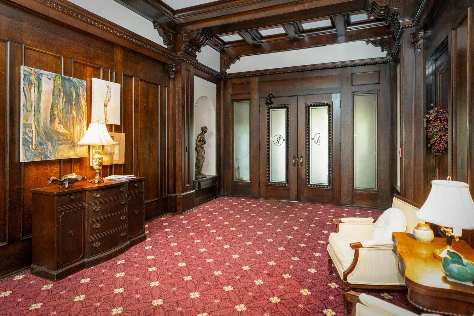 900 Vine Street, 8