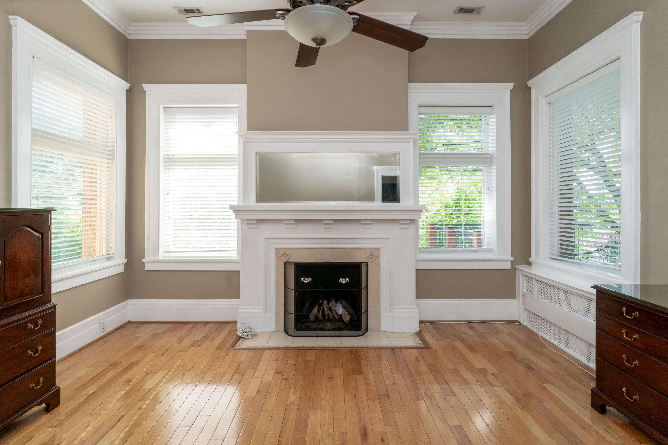 900 Vine Street, 8