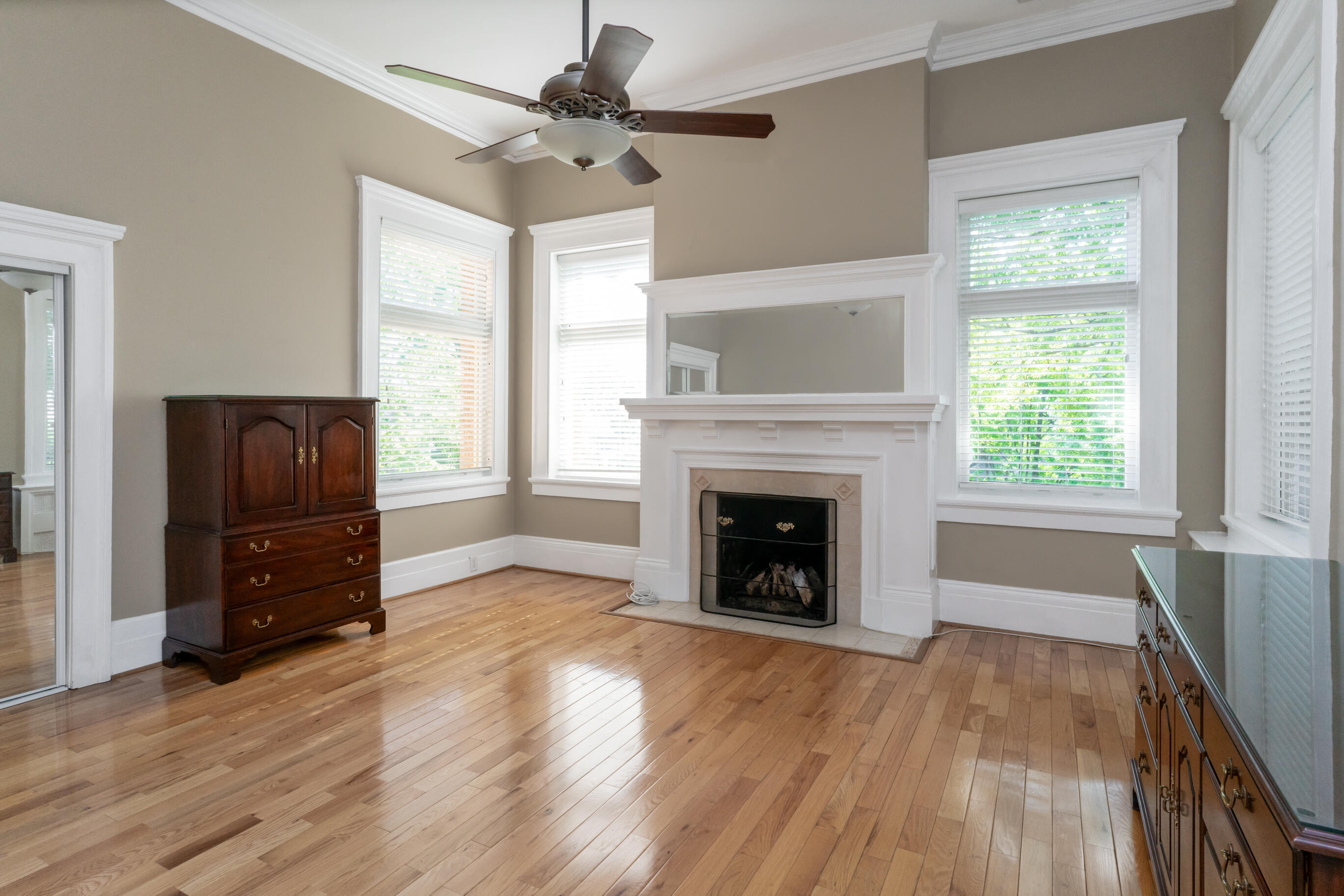 900 Vine Street, 8