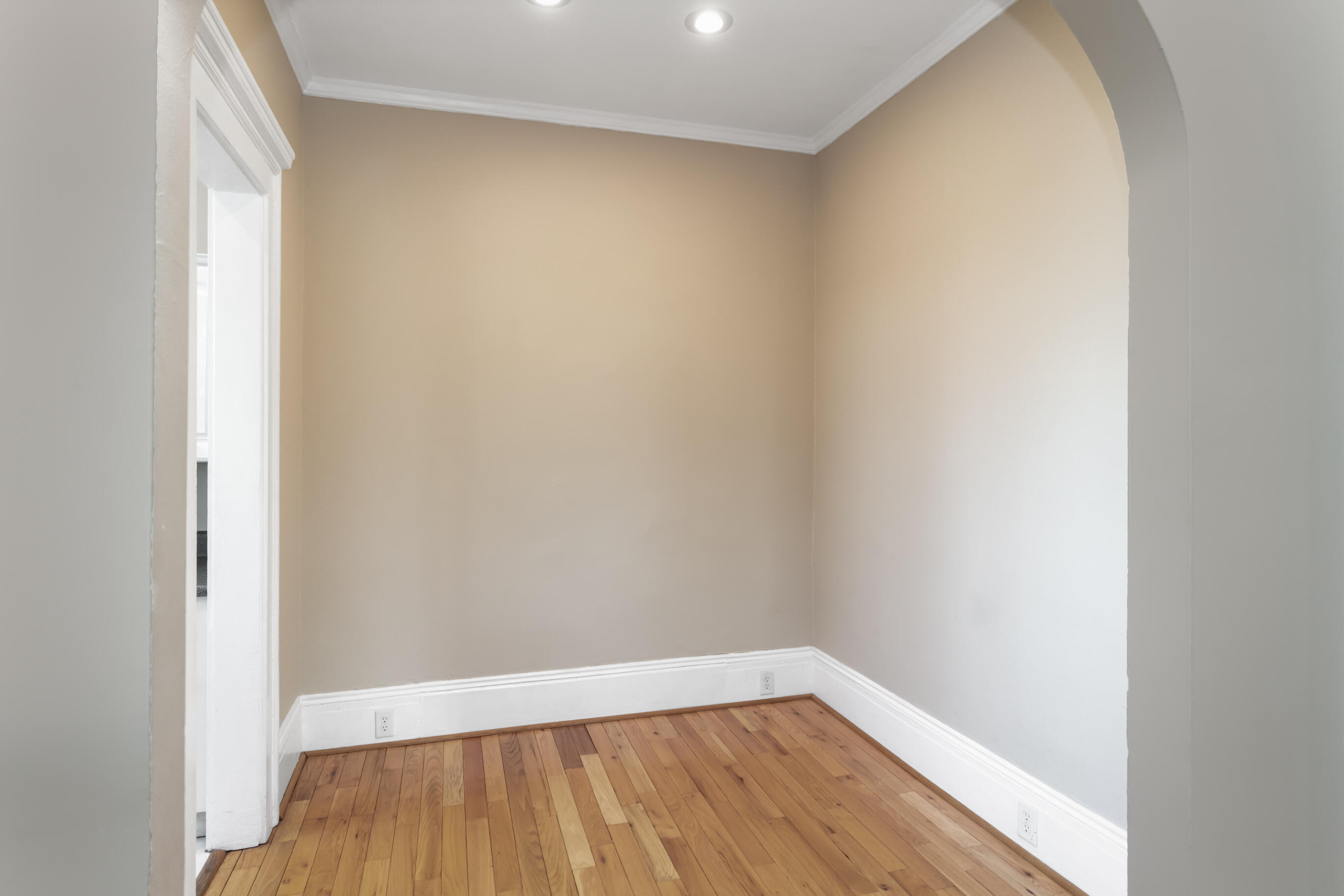 900 Vine Street, 8