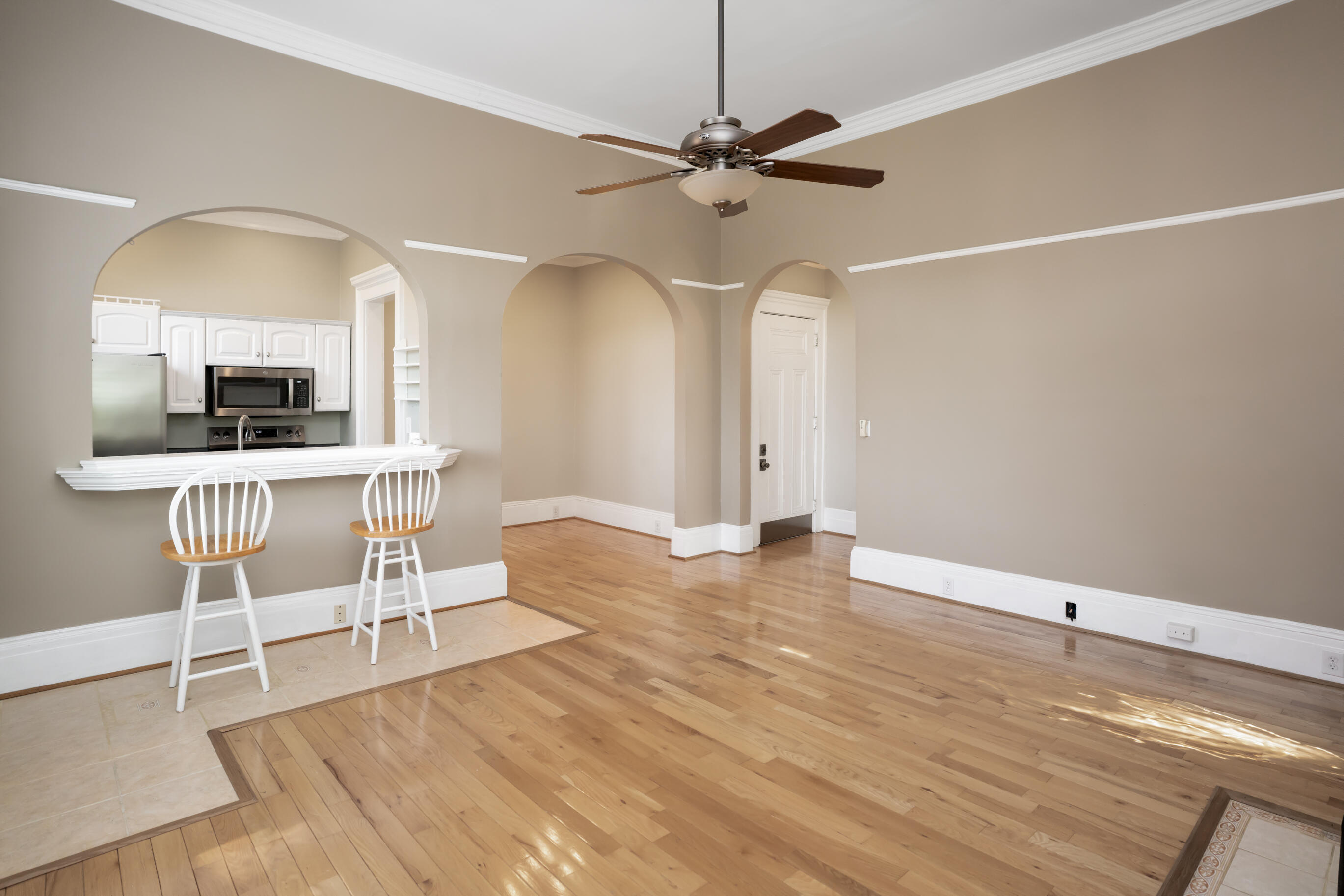 900 Vine Street, 8