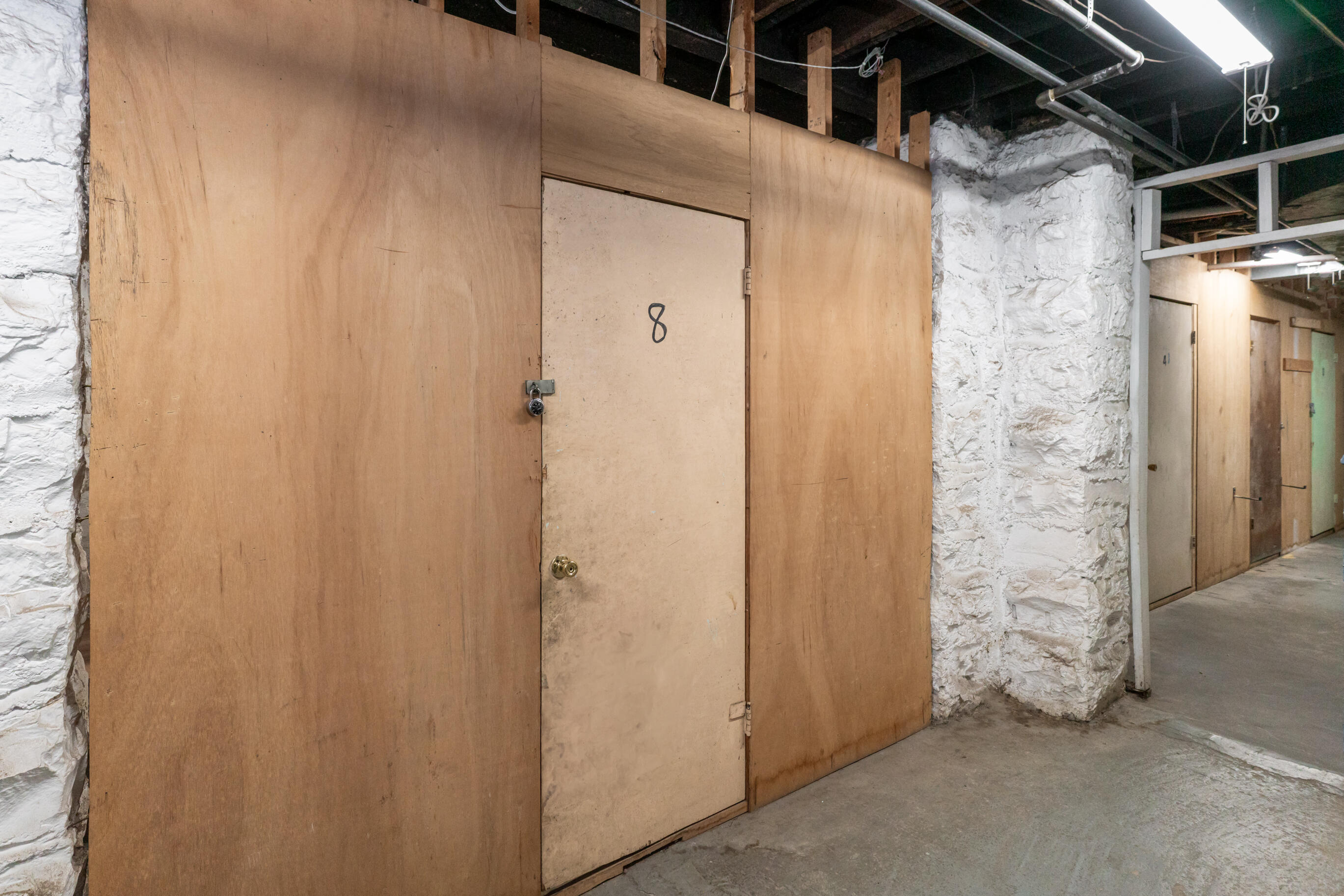 900 Vine Street, 8