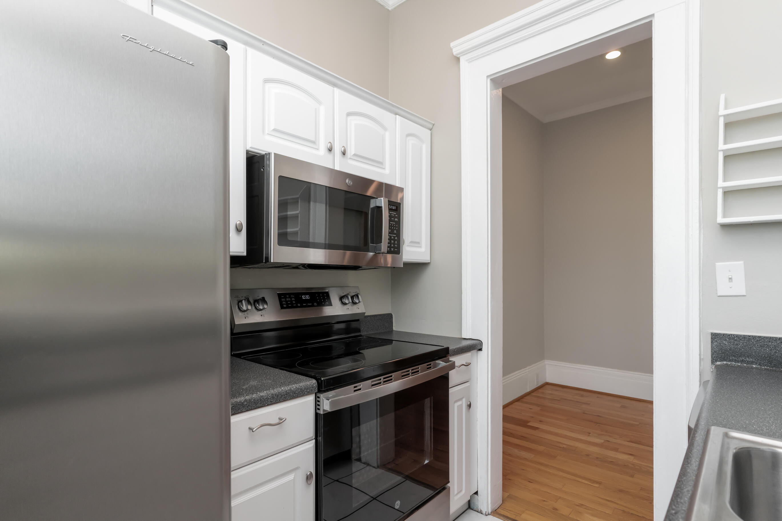 900 Vine Street, 8