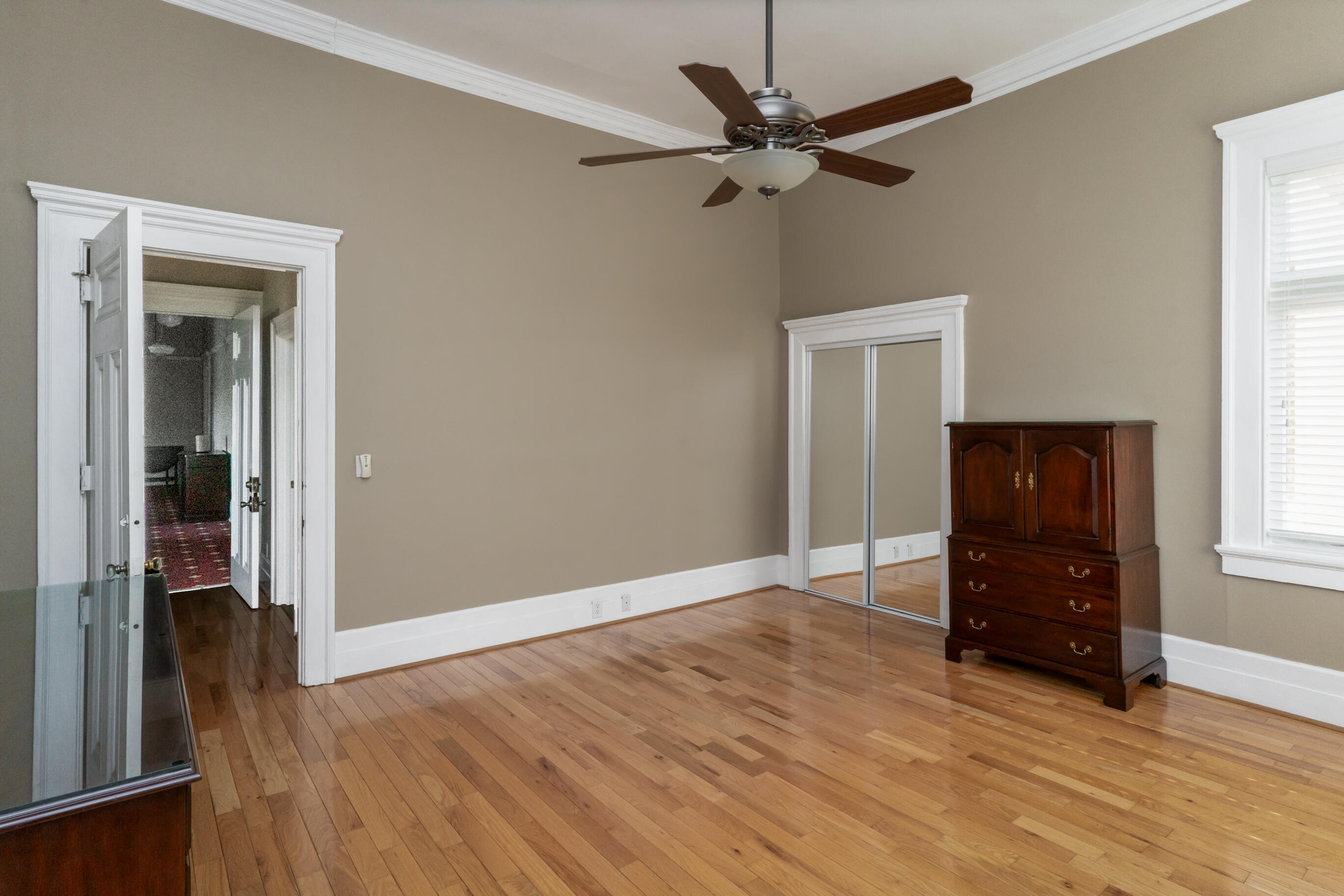 900 Vine Street, 8