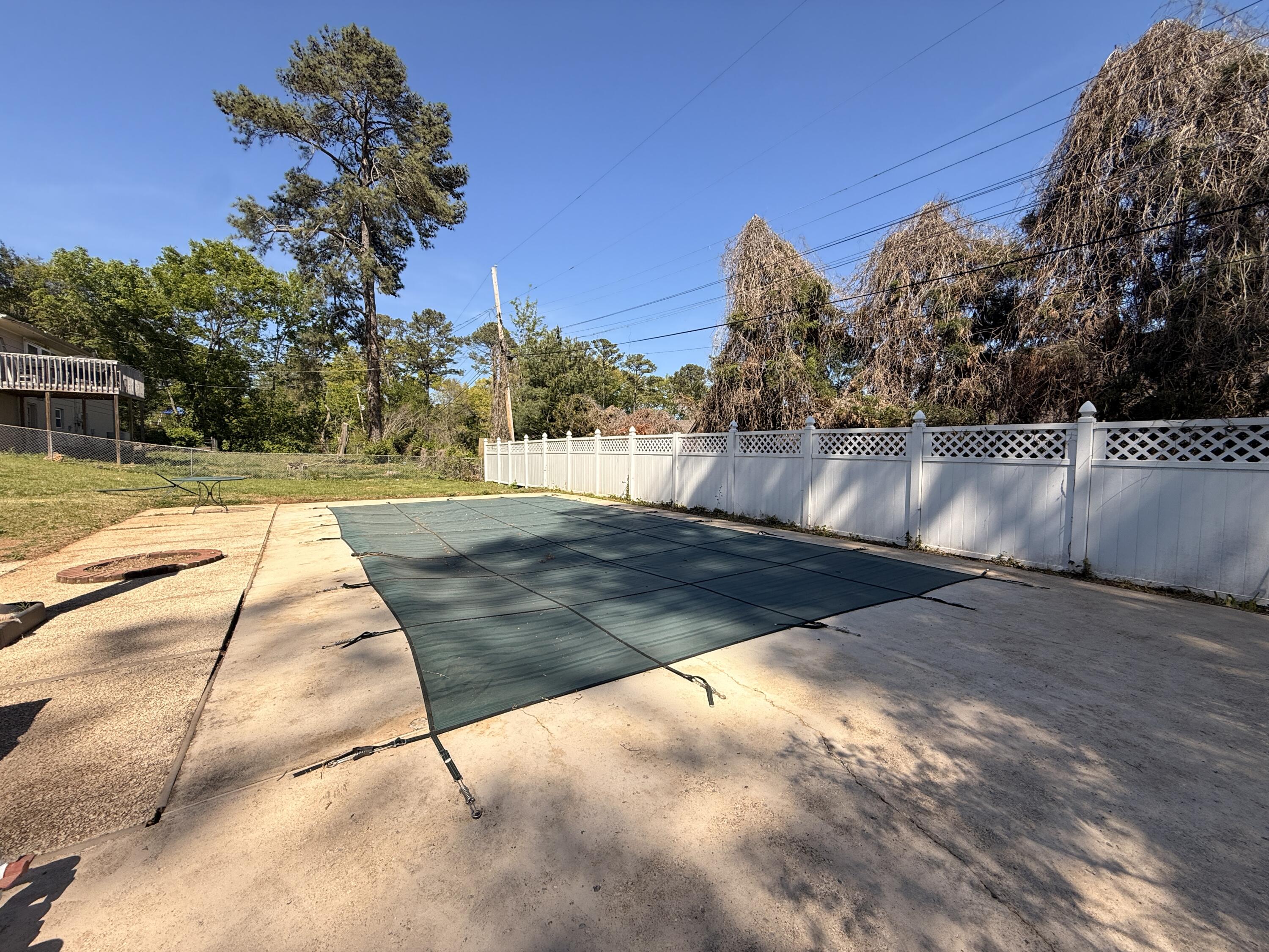 1012 Elaine Trail