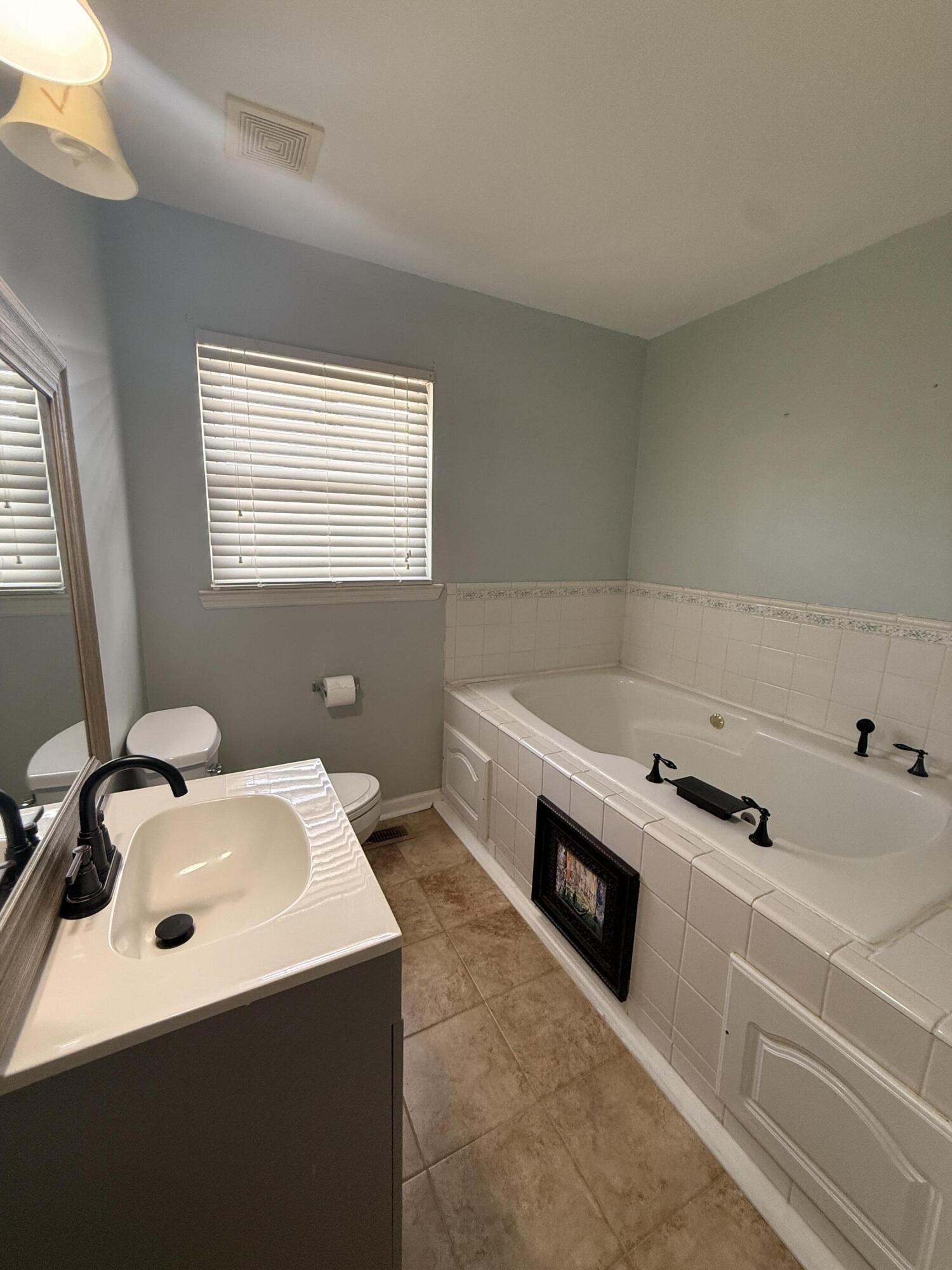 1012 Elaine Trail