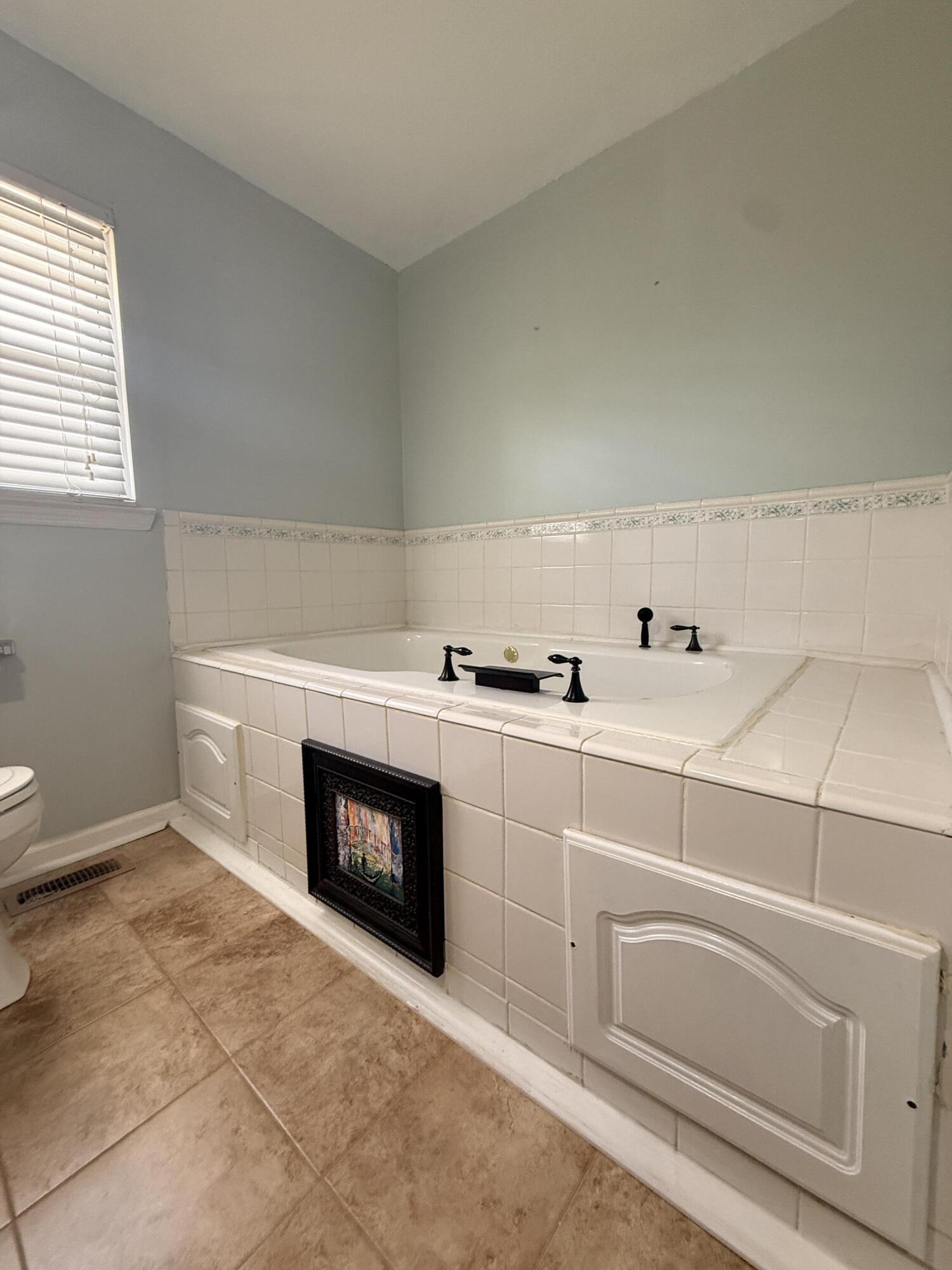 1012 Elaine Trail