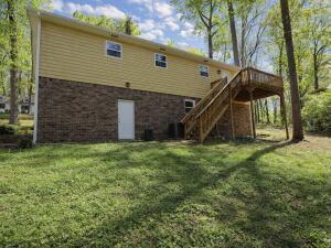 720 Whisperwood Trail NE