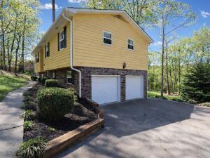 720 Whisperwood Trail NE