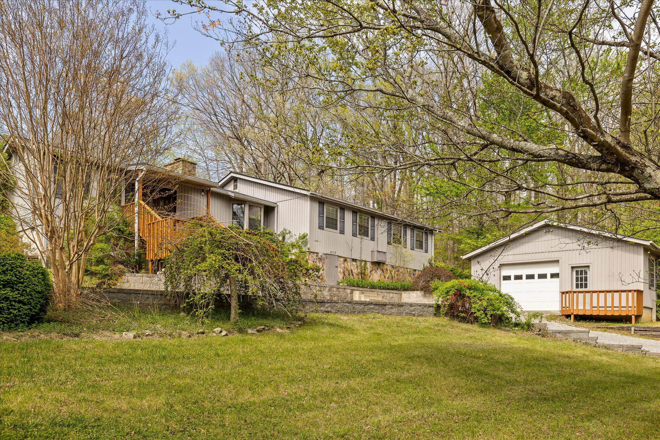 429 St Simon Trail