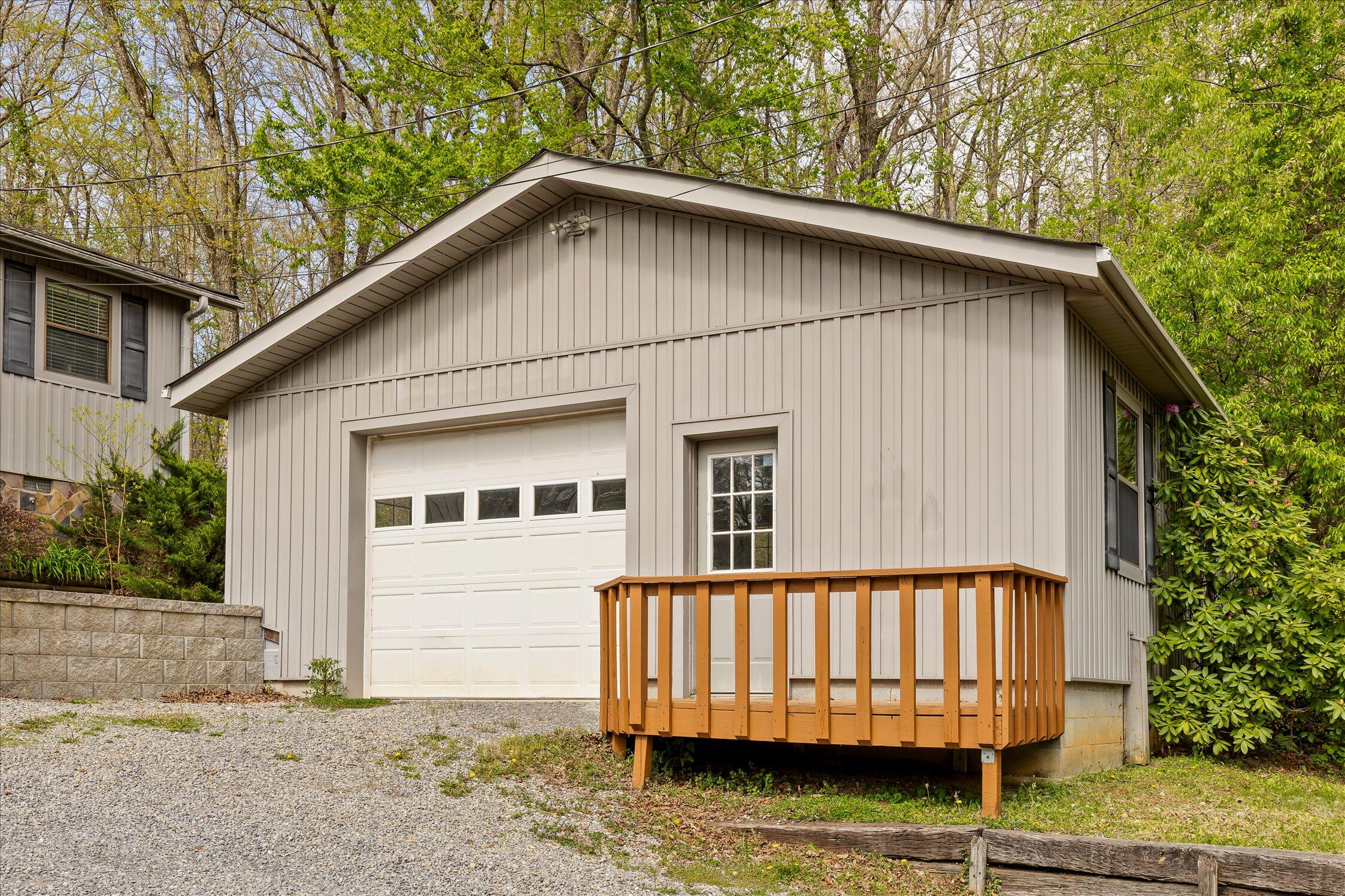 429 St Simon Trail