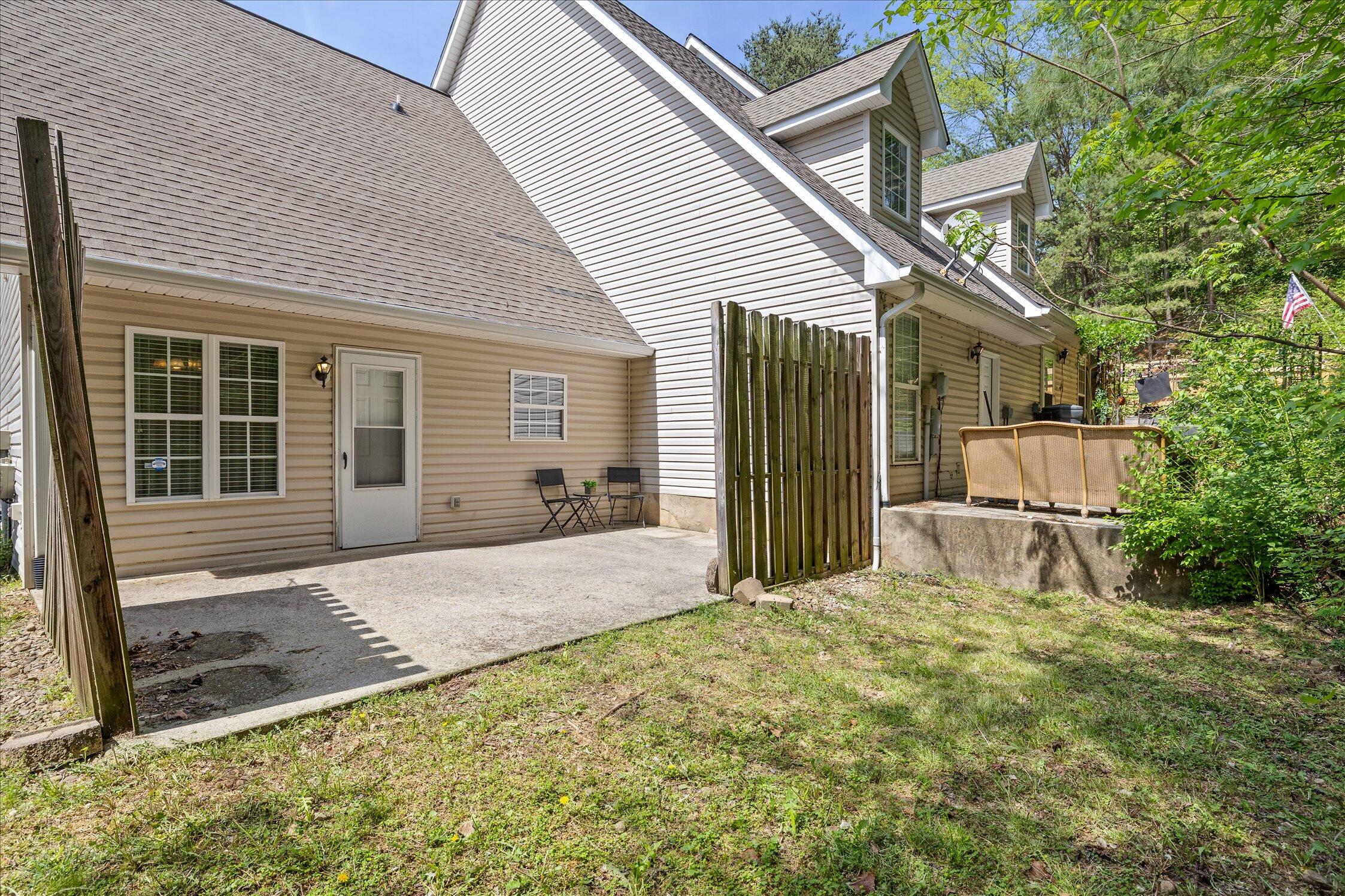 7520 Noah Reid Road