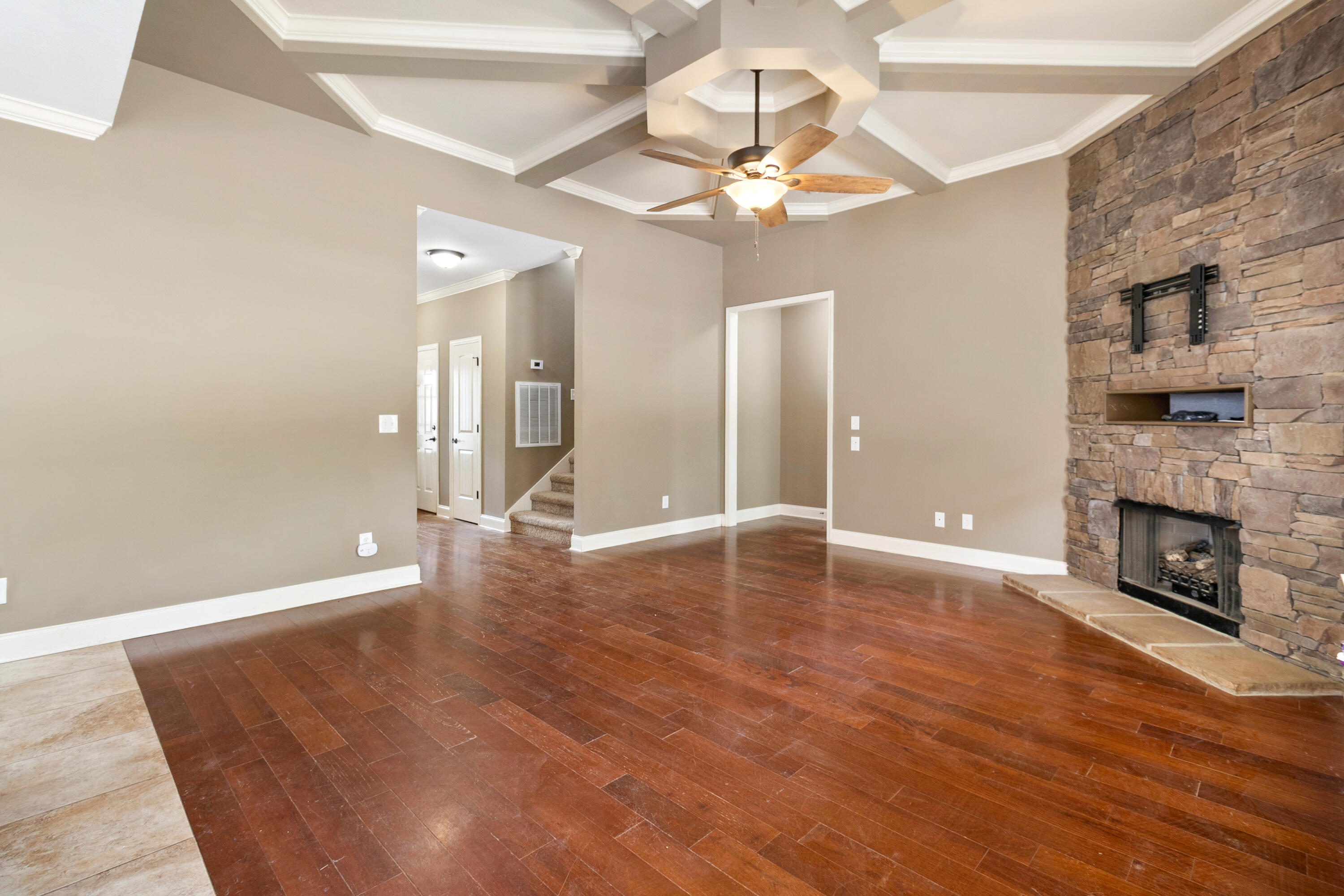 2711 Waterhaven Drive, 21