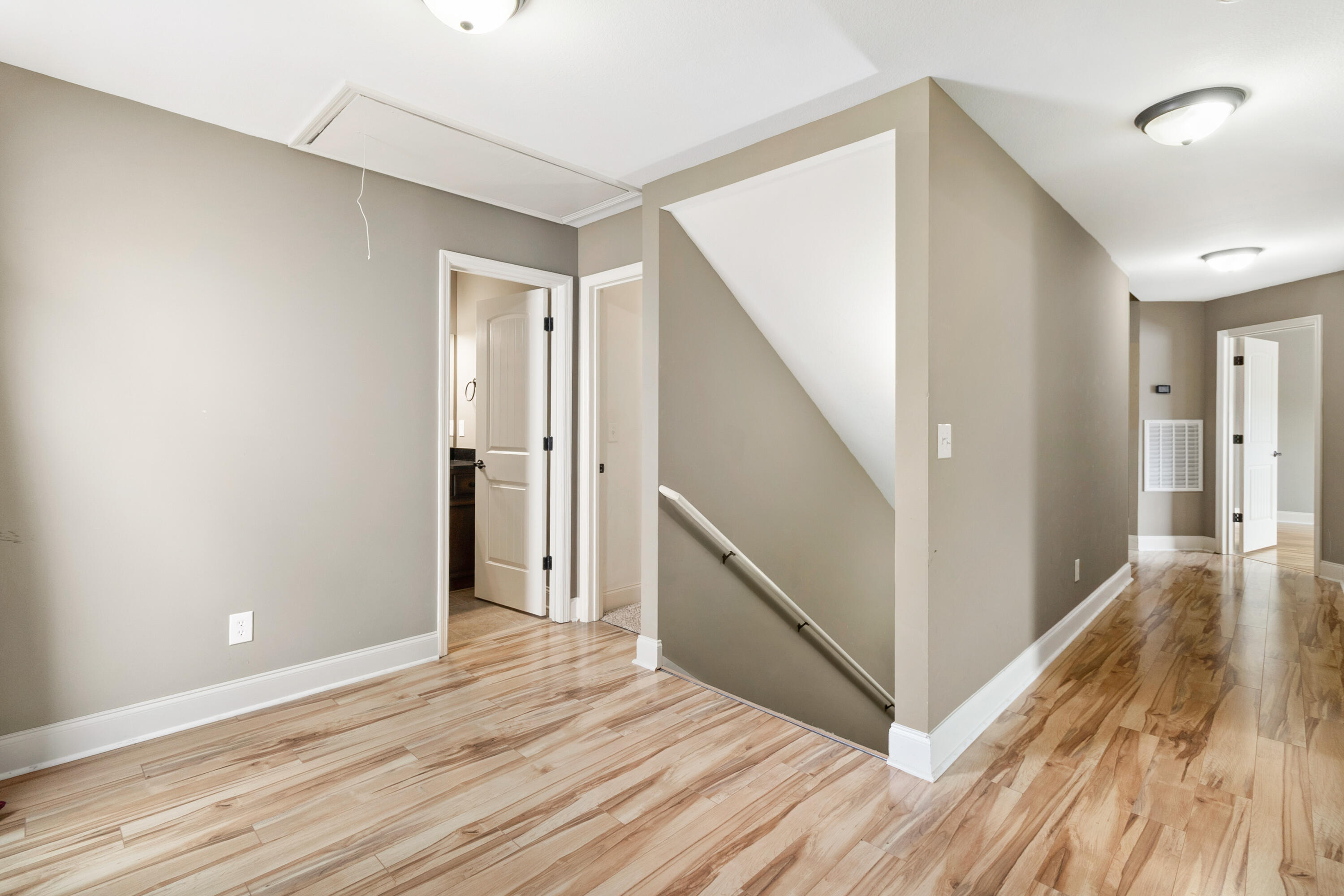 2711 Waterhaven Drive, 21