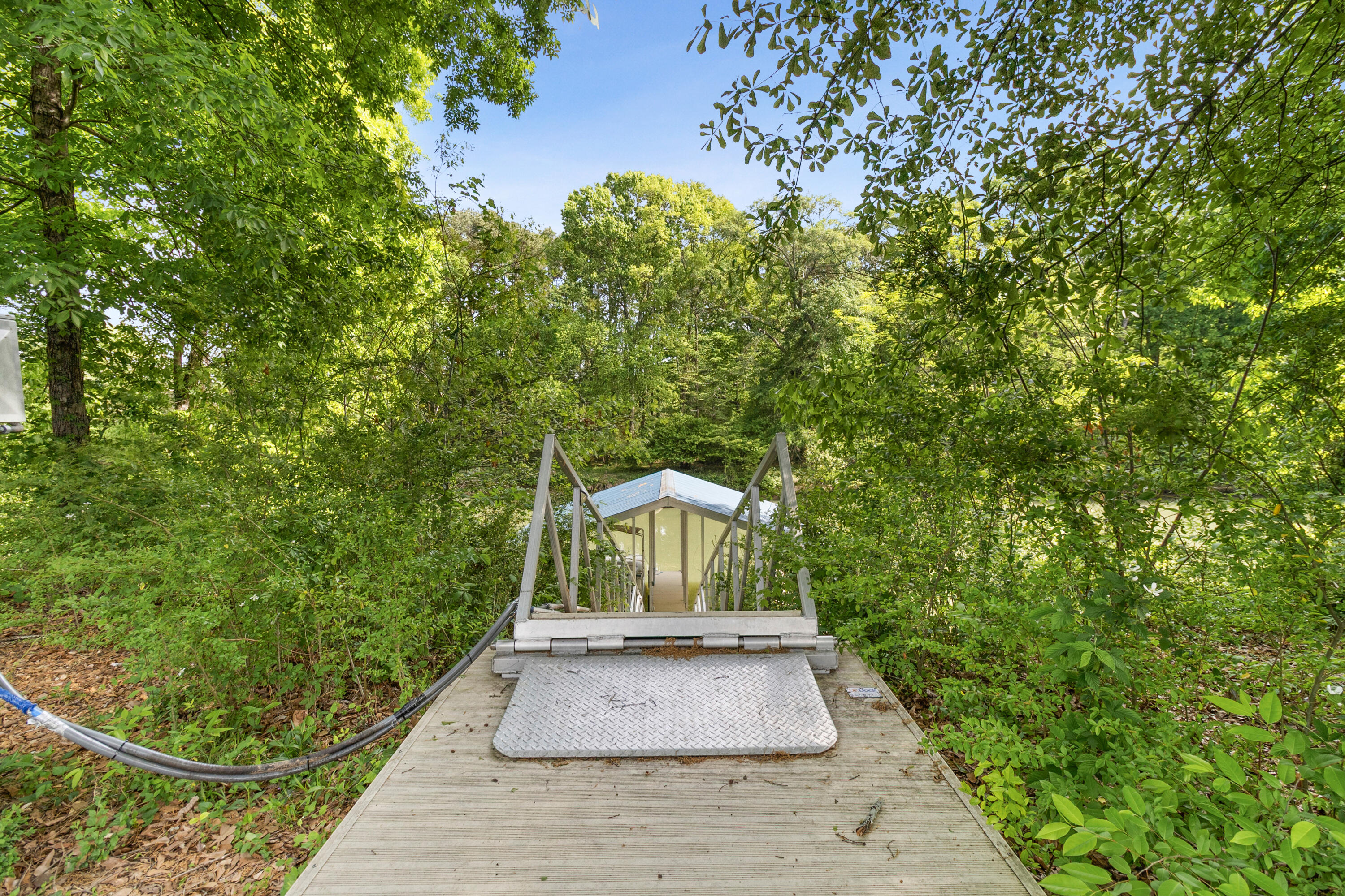 2711 Waterhaven Drive, 21