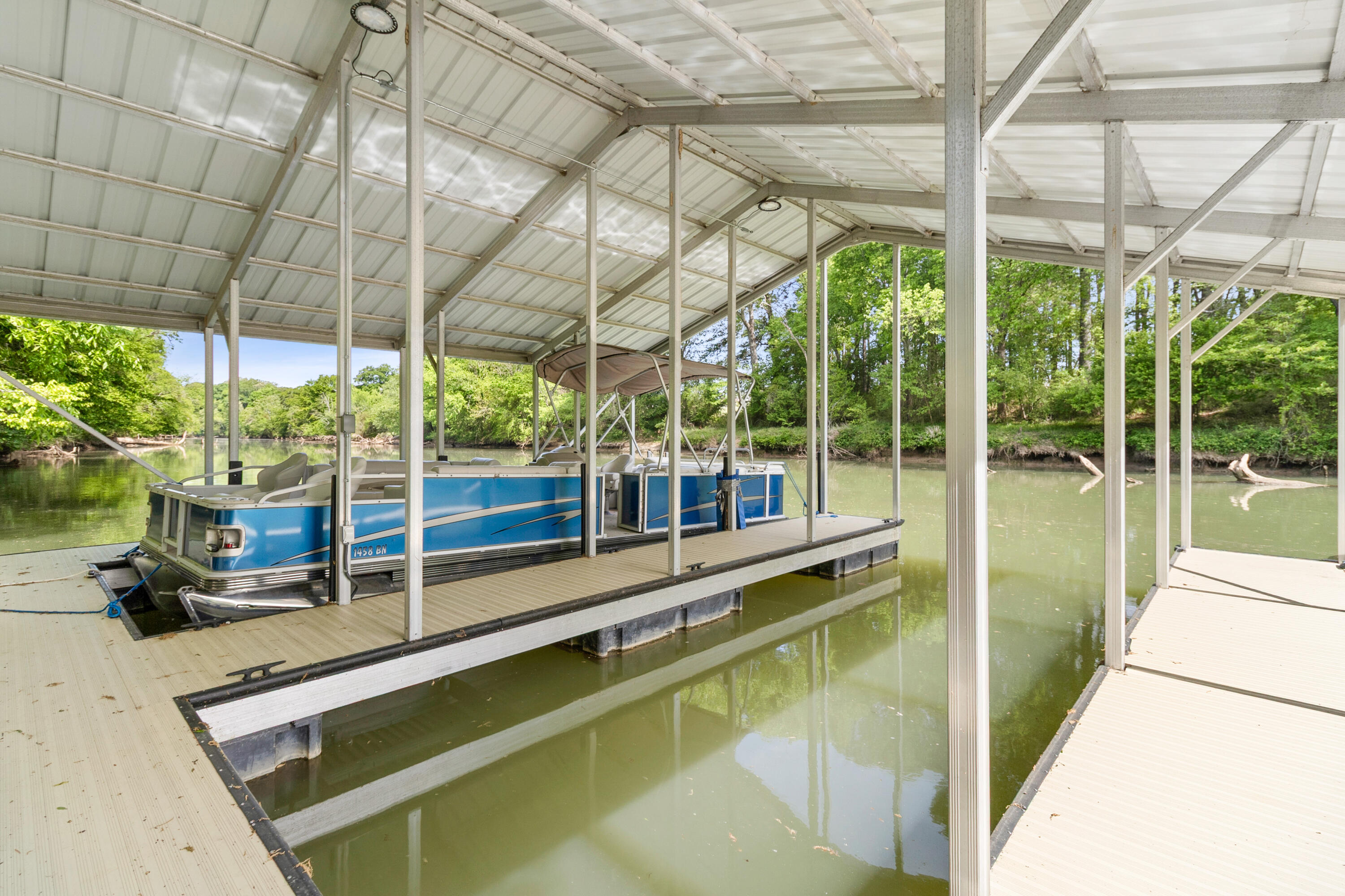 2711 Waterhaven Drive, 21