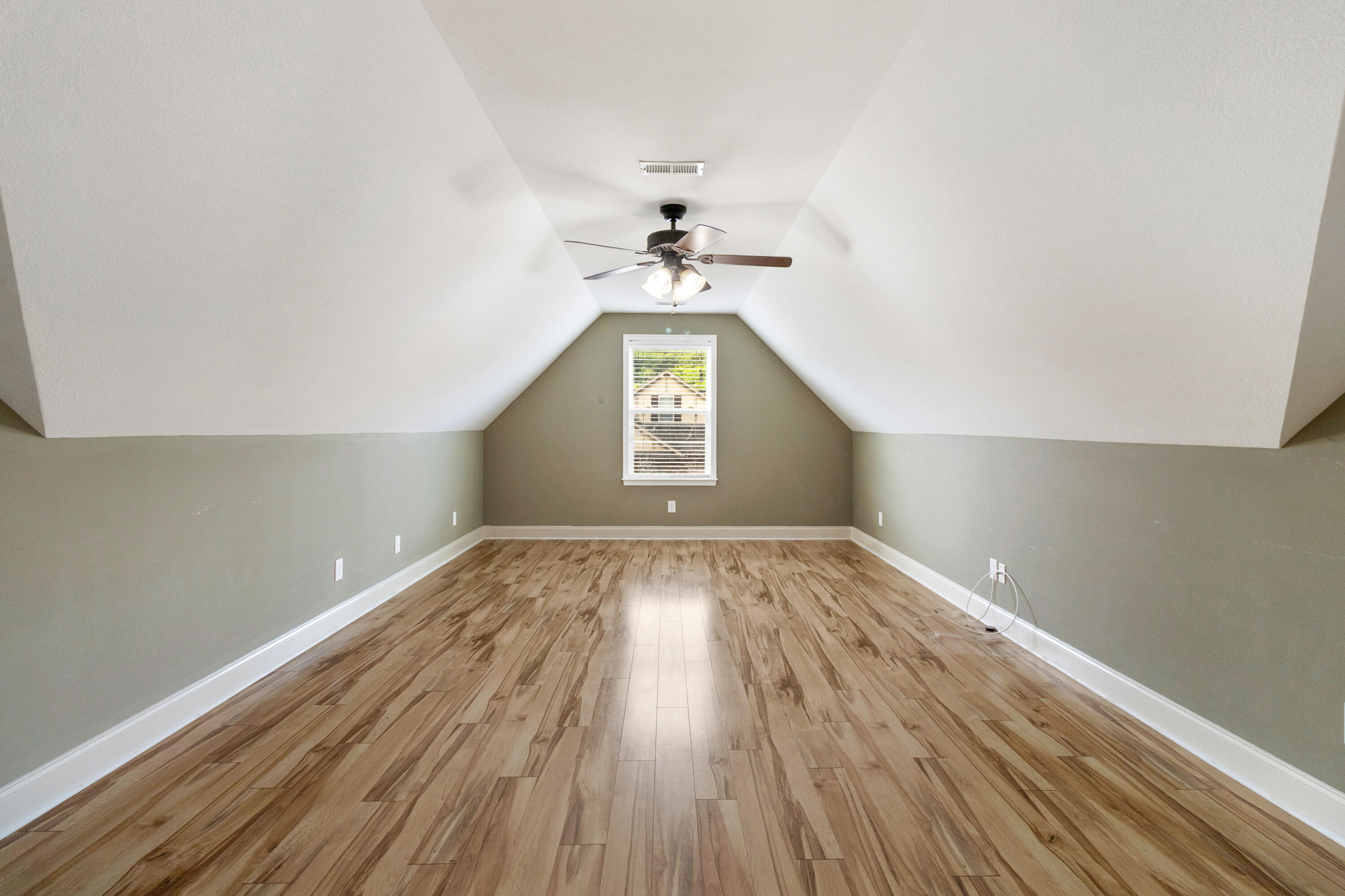 2711 Waterhaven Drive, 21