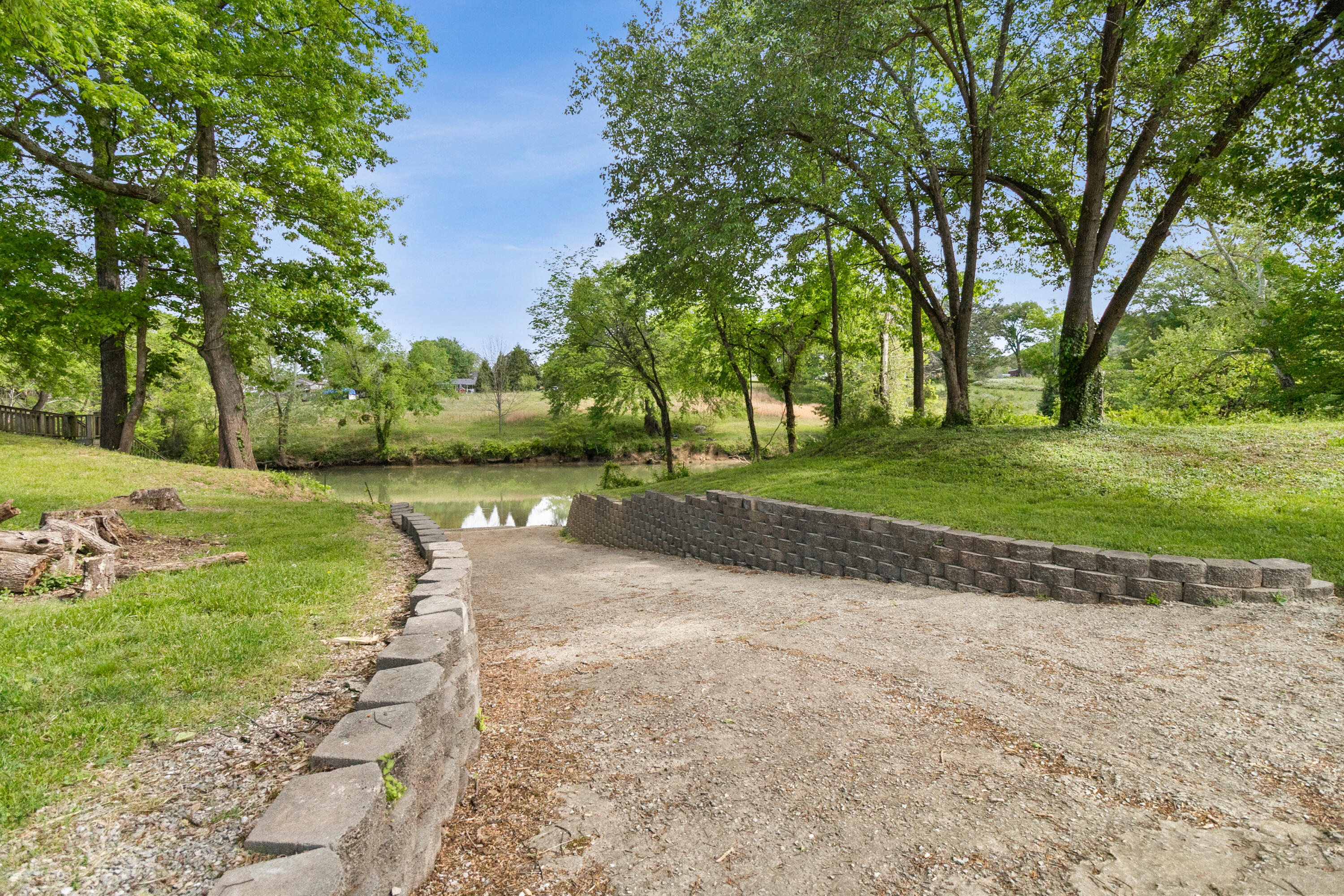 2711 Waterhaven Drive, 21