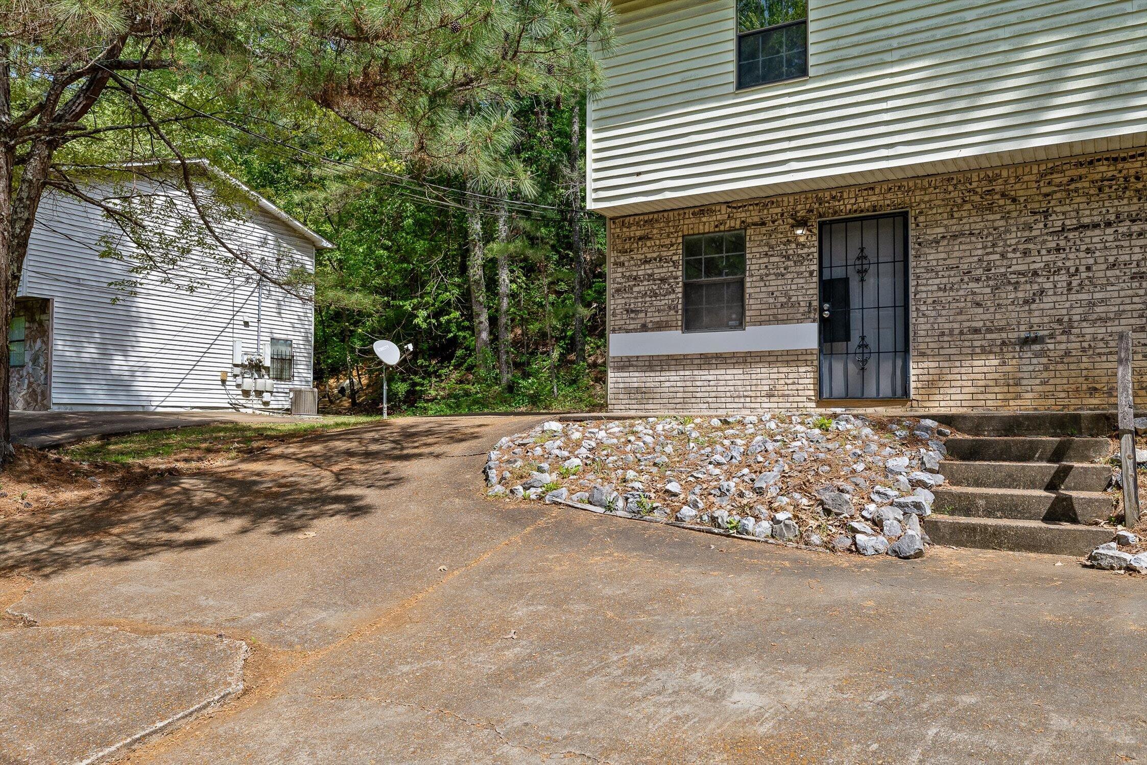 7612 Noah Reid Road