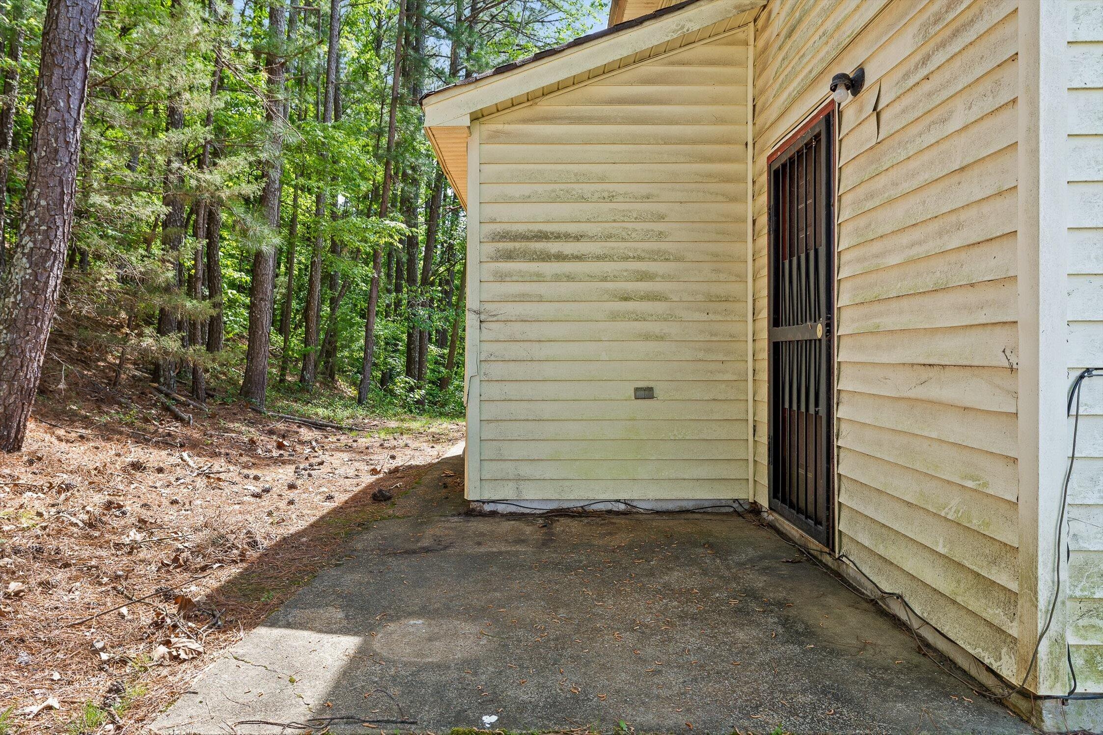 7612 Noah Reid Road