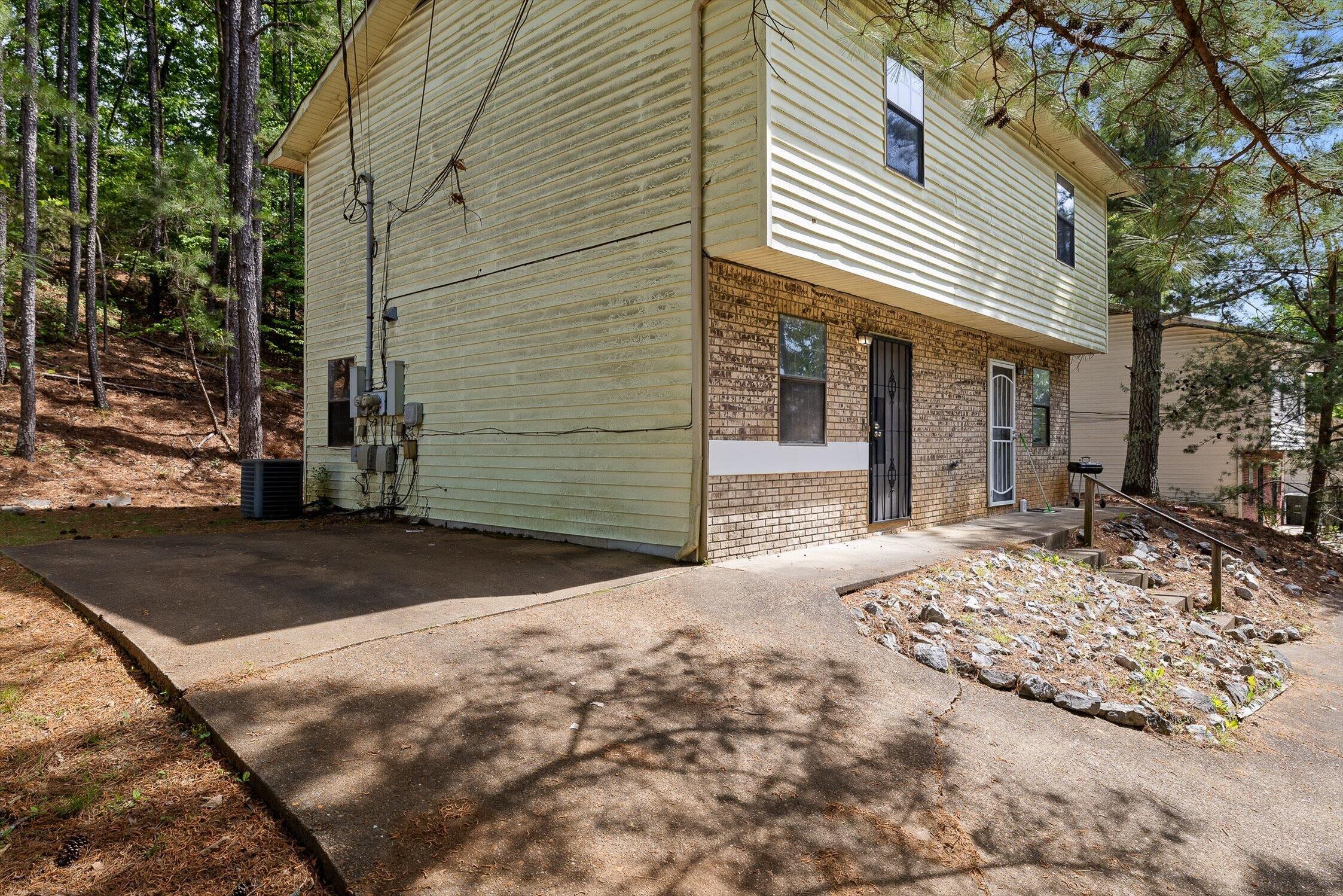 7612 Noah Reid Road