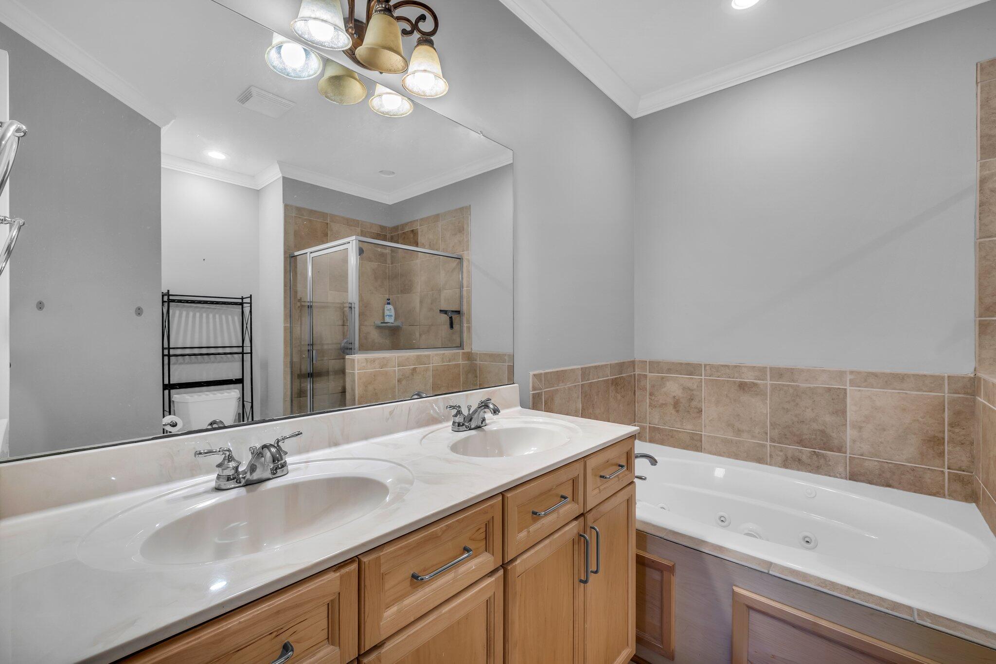 707 Renaissance Court