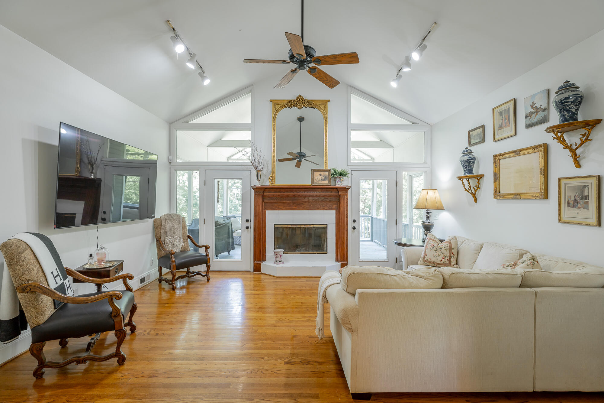 1239 Marijon Drive