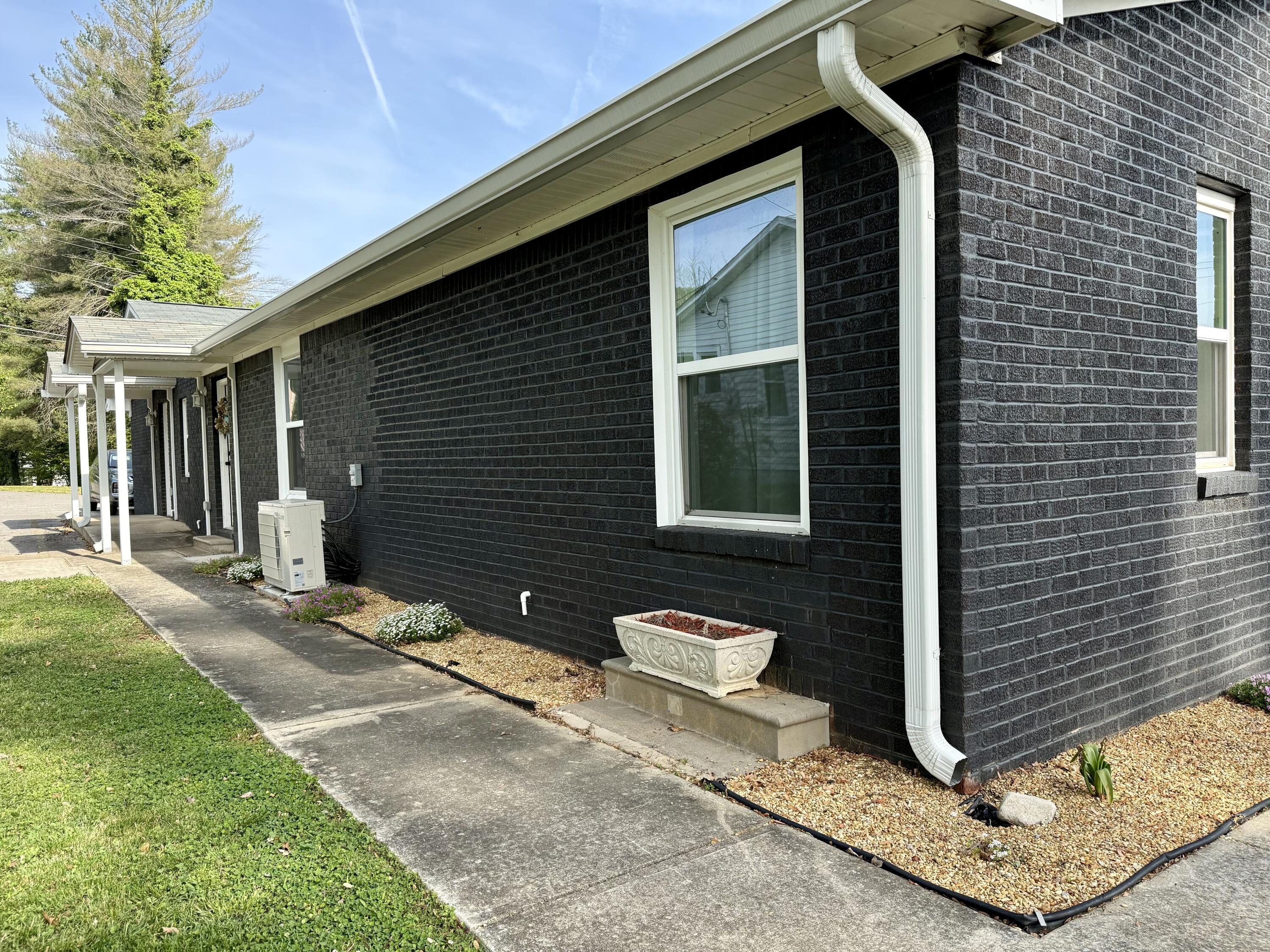 602 Elm Avenue, 1,2,3,4