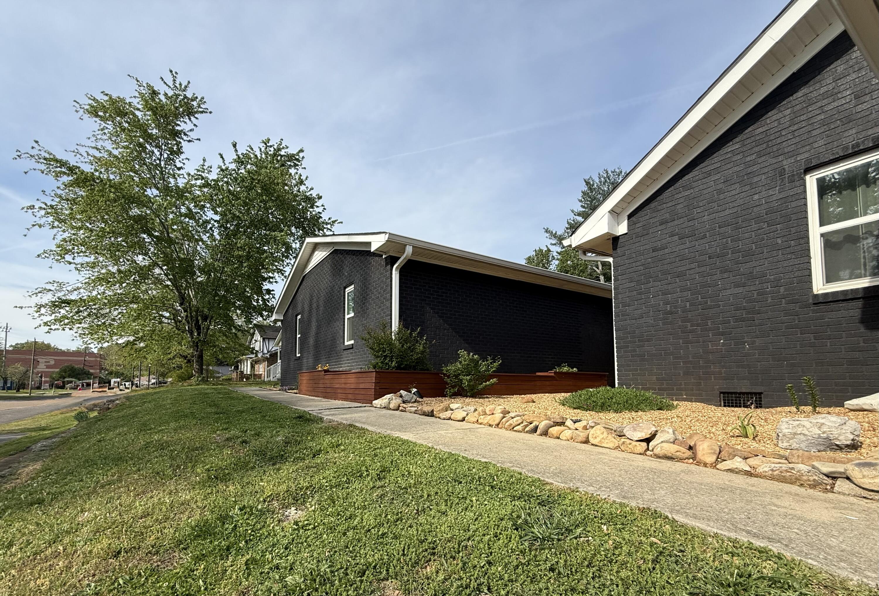 602 Elm Avenue, 1,2,3,4