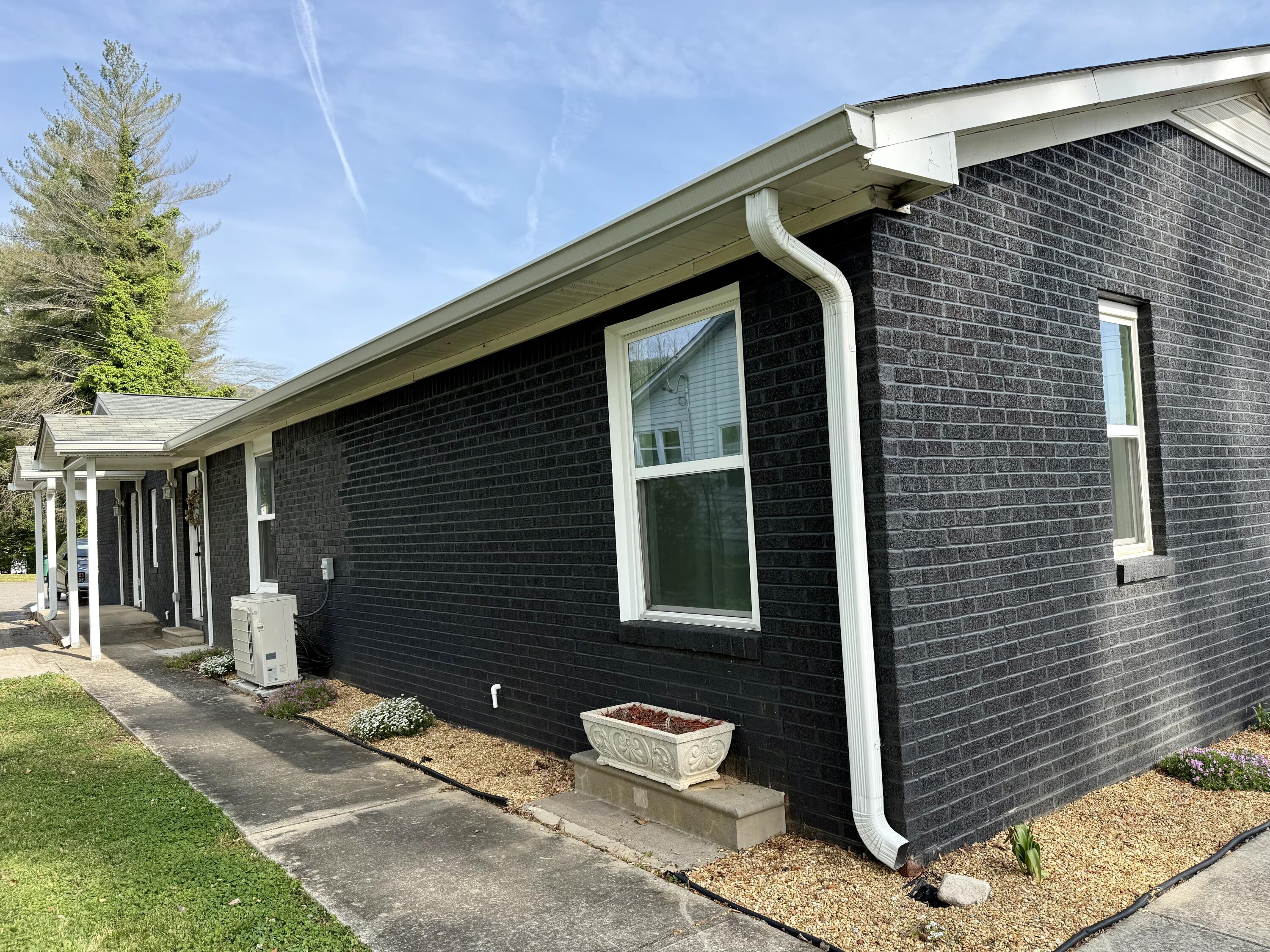 602 Elm Avenue, 1,2,3,4
