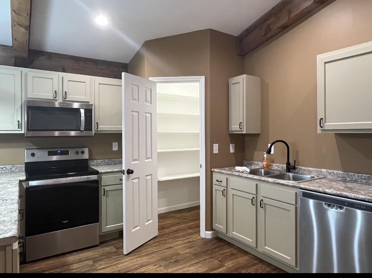 602 Elm Avenue, 1,2,3,4