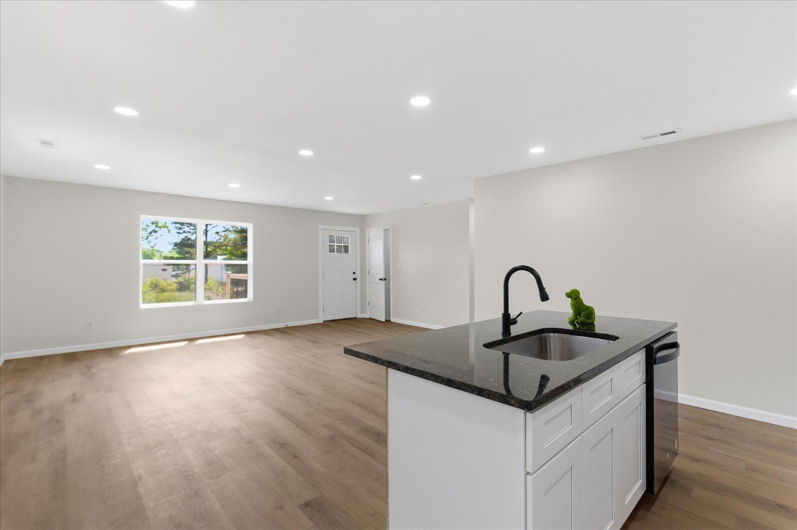 1435 Alley Street NE