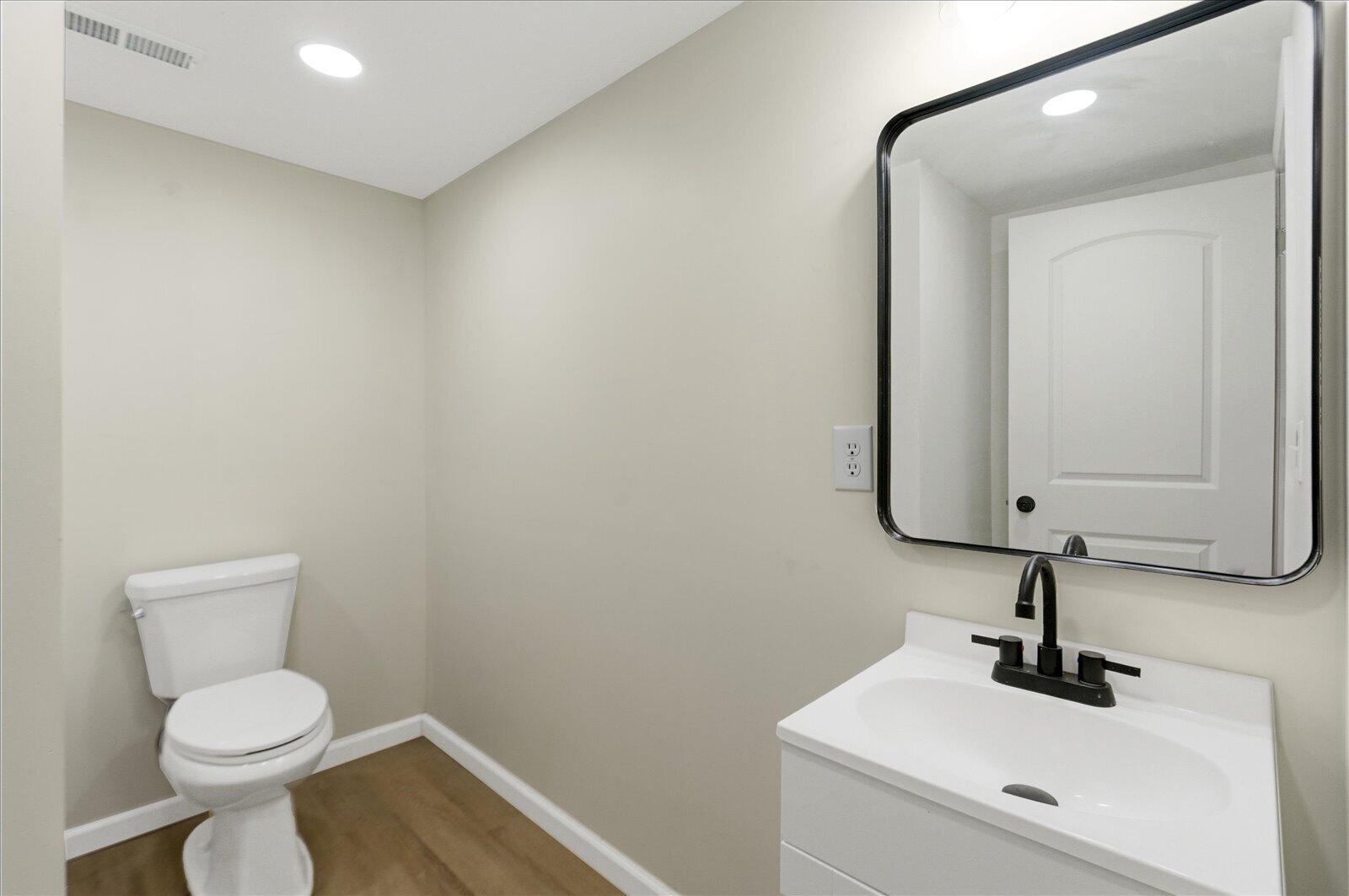 1435 Alley Street NE