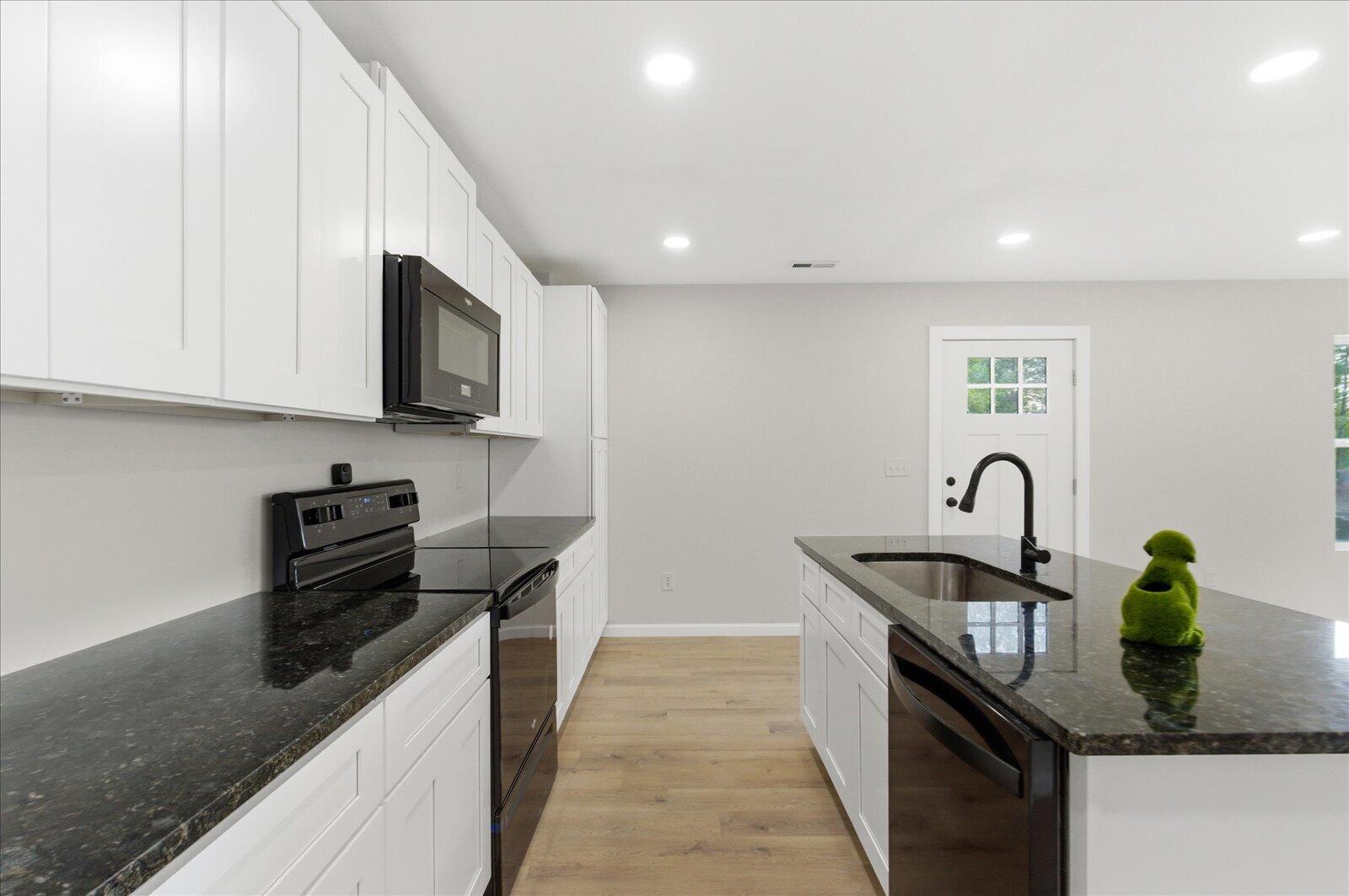 1435 Alley Street NE