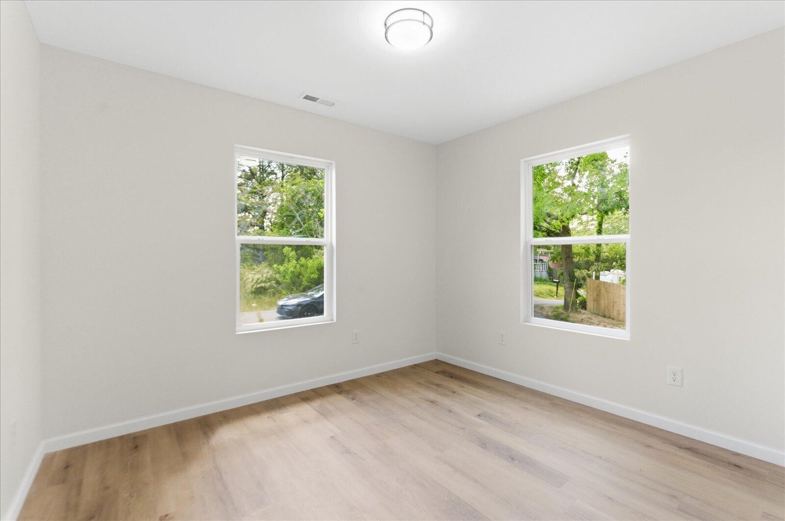 1435 Alley Street NE