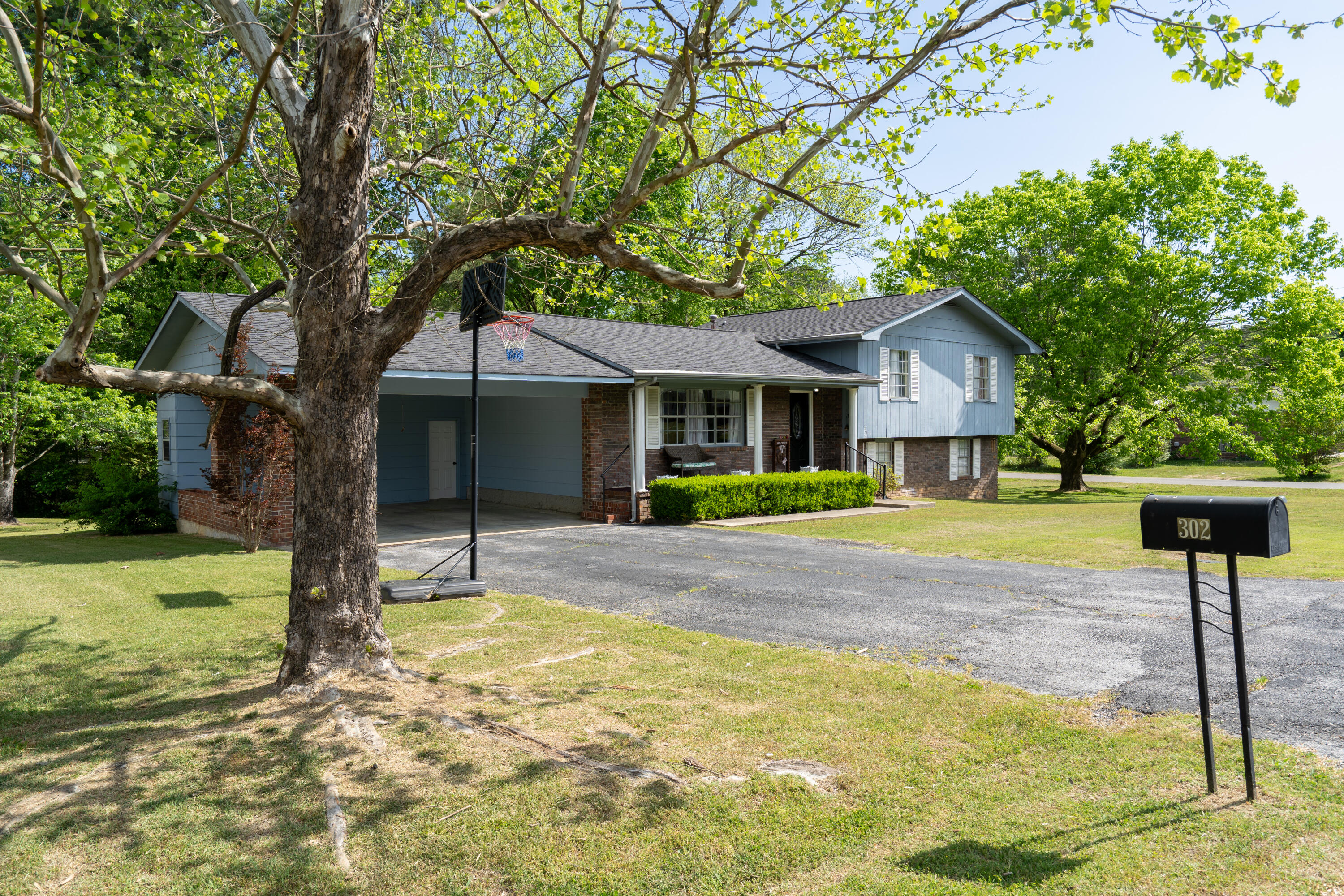 302 Johnson Street, LaFayette