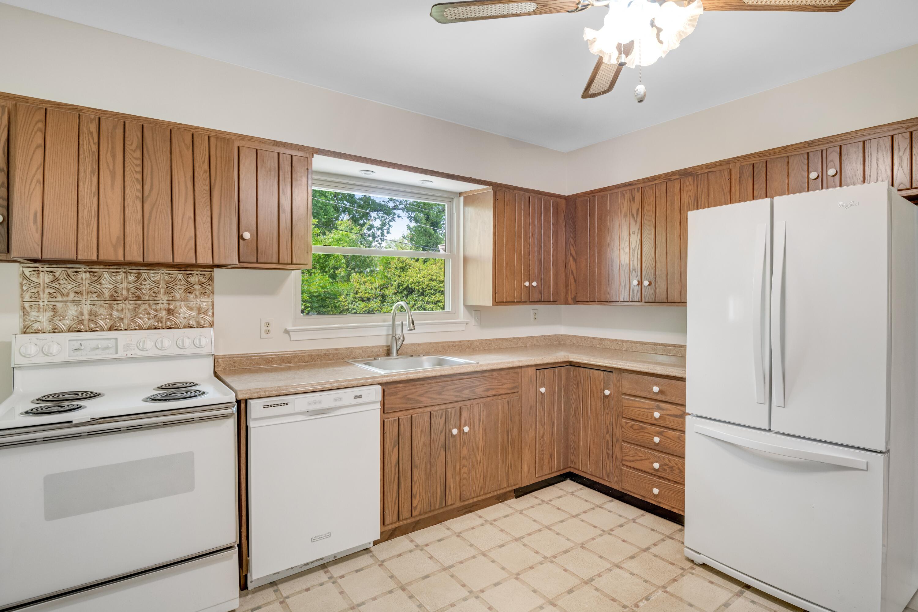 3841 Rollingwood Drive