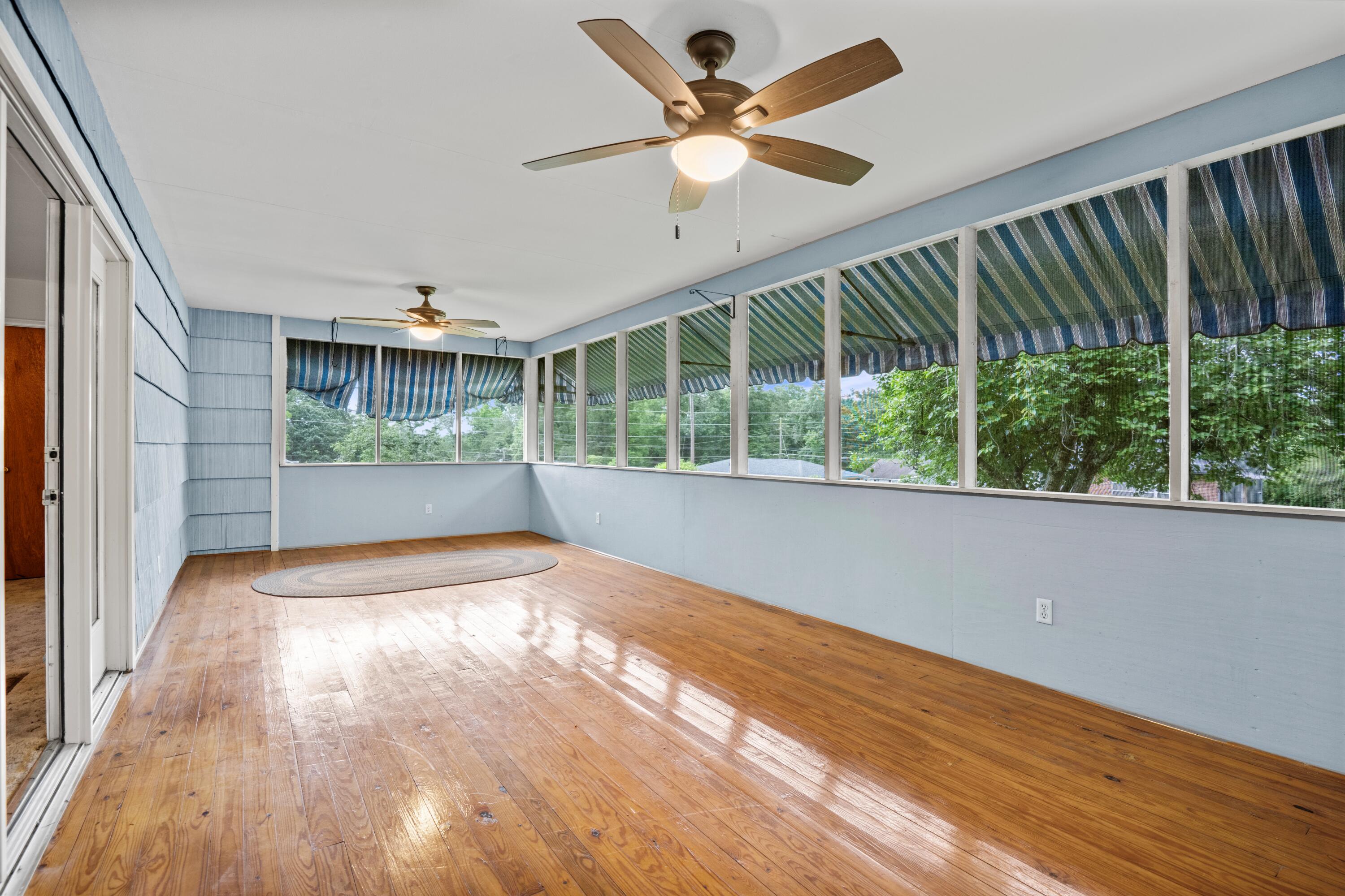 3841 Rollingwood Drive