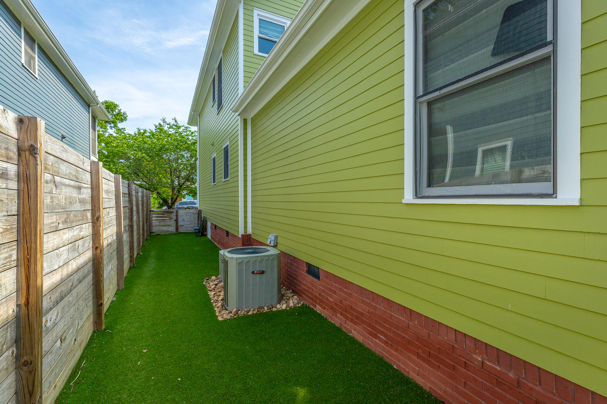 506 E 16th Street