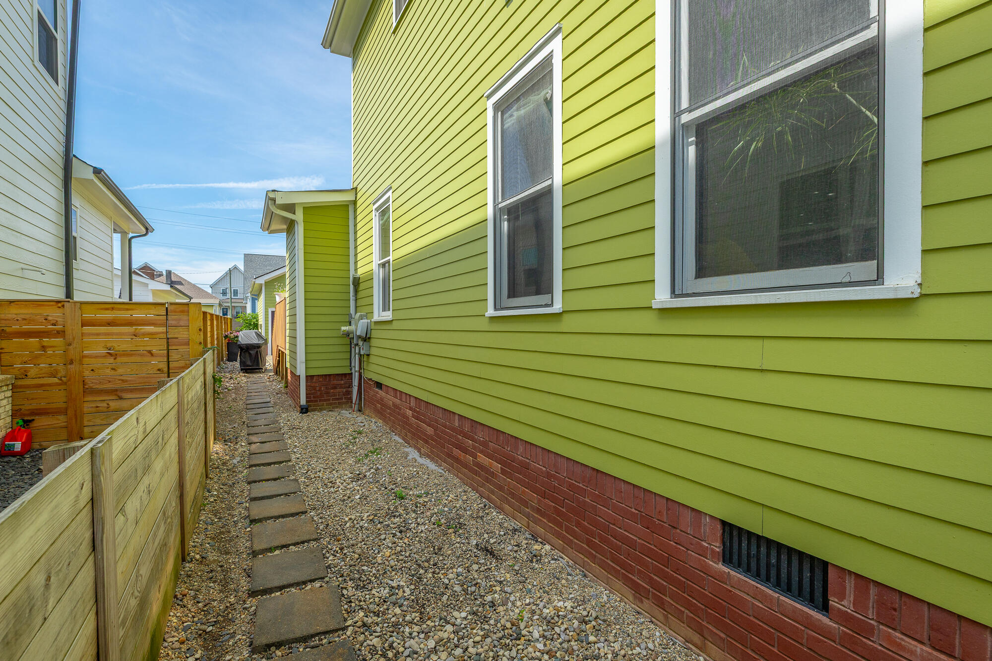 506 E 16th Street
