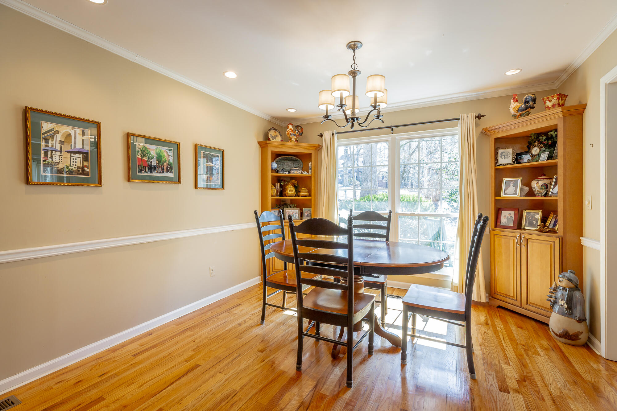 215 Stratford Way