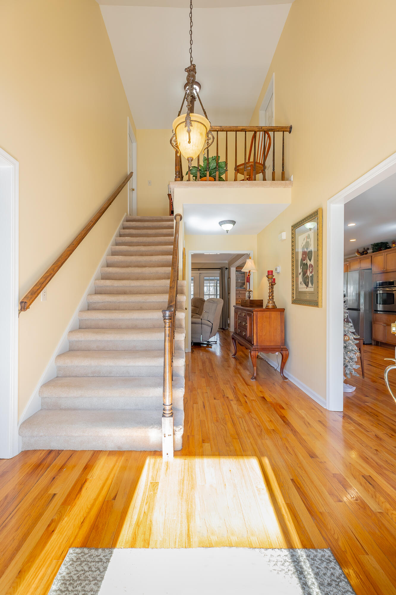 215 Stratford Way